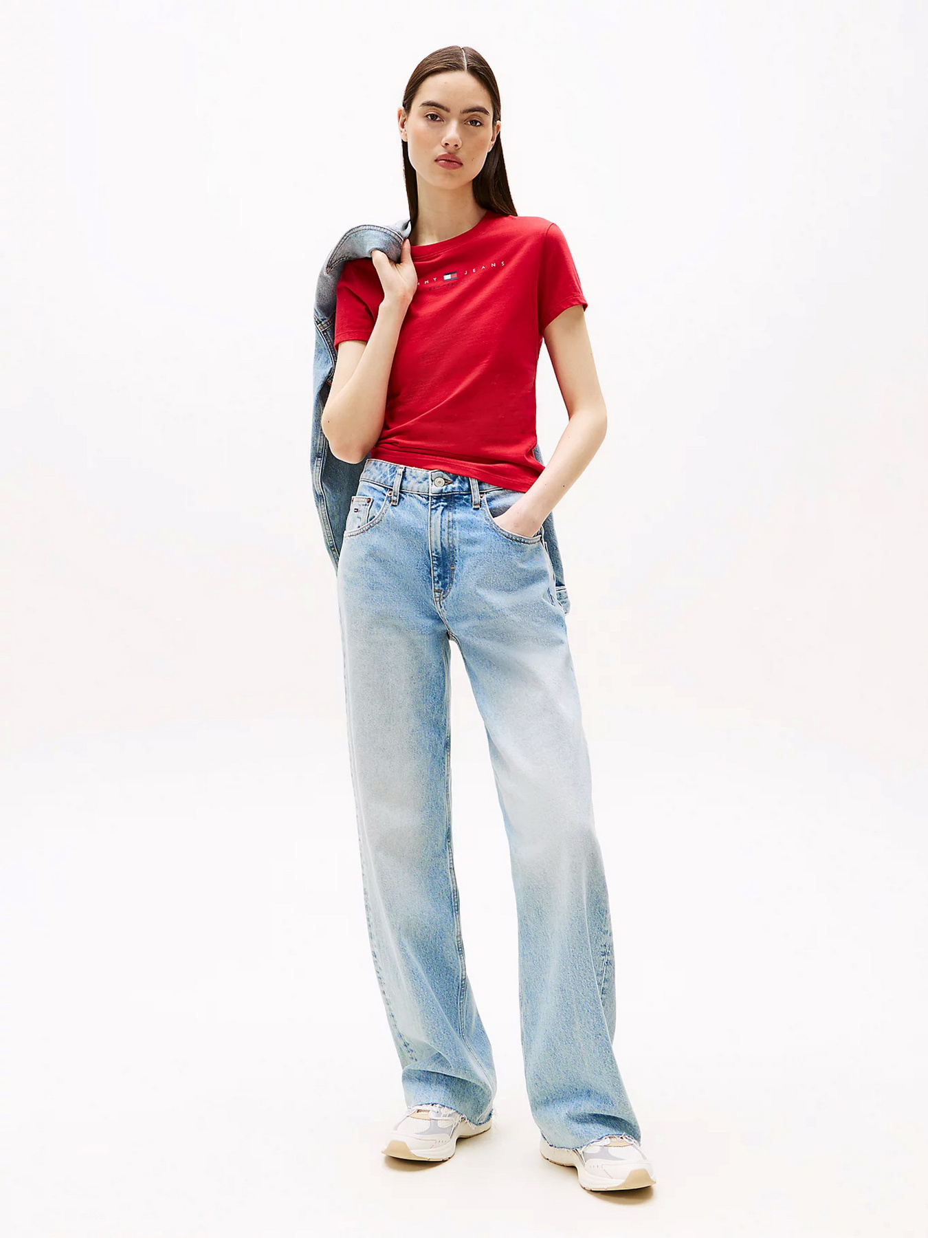 Футболки і поло Tommy Jeans модель DW0DW21422-XLE Футболки і поло Tommy Jeans модель DW0DW21422-XLE Фото