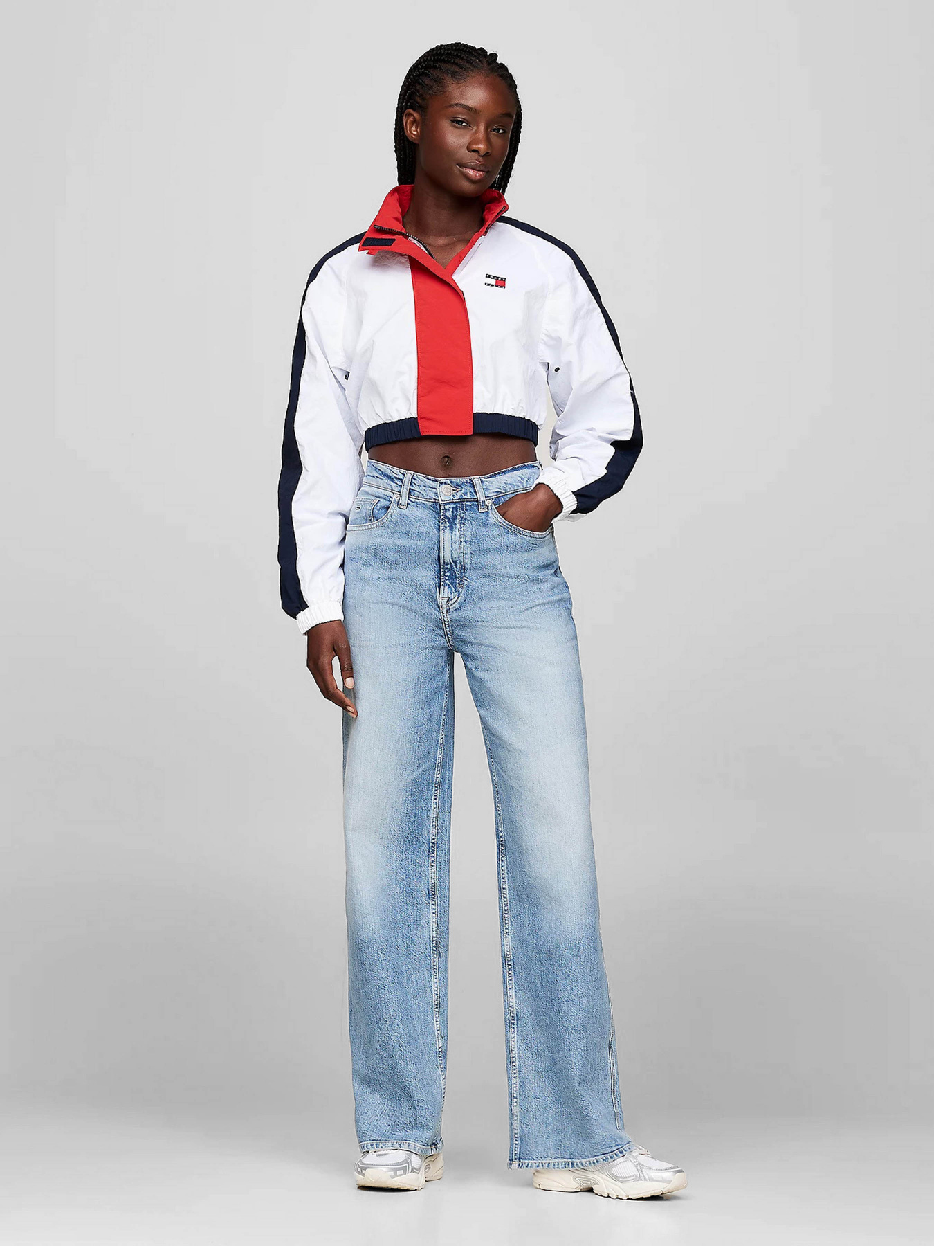 Куртки та дублянки Tommy Jeans модель DW0DW18628-YBR Фото