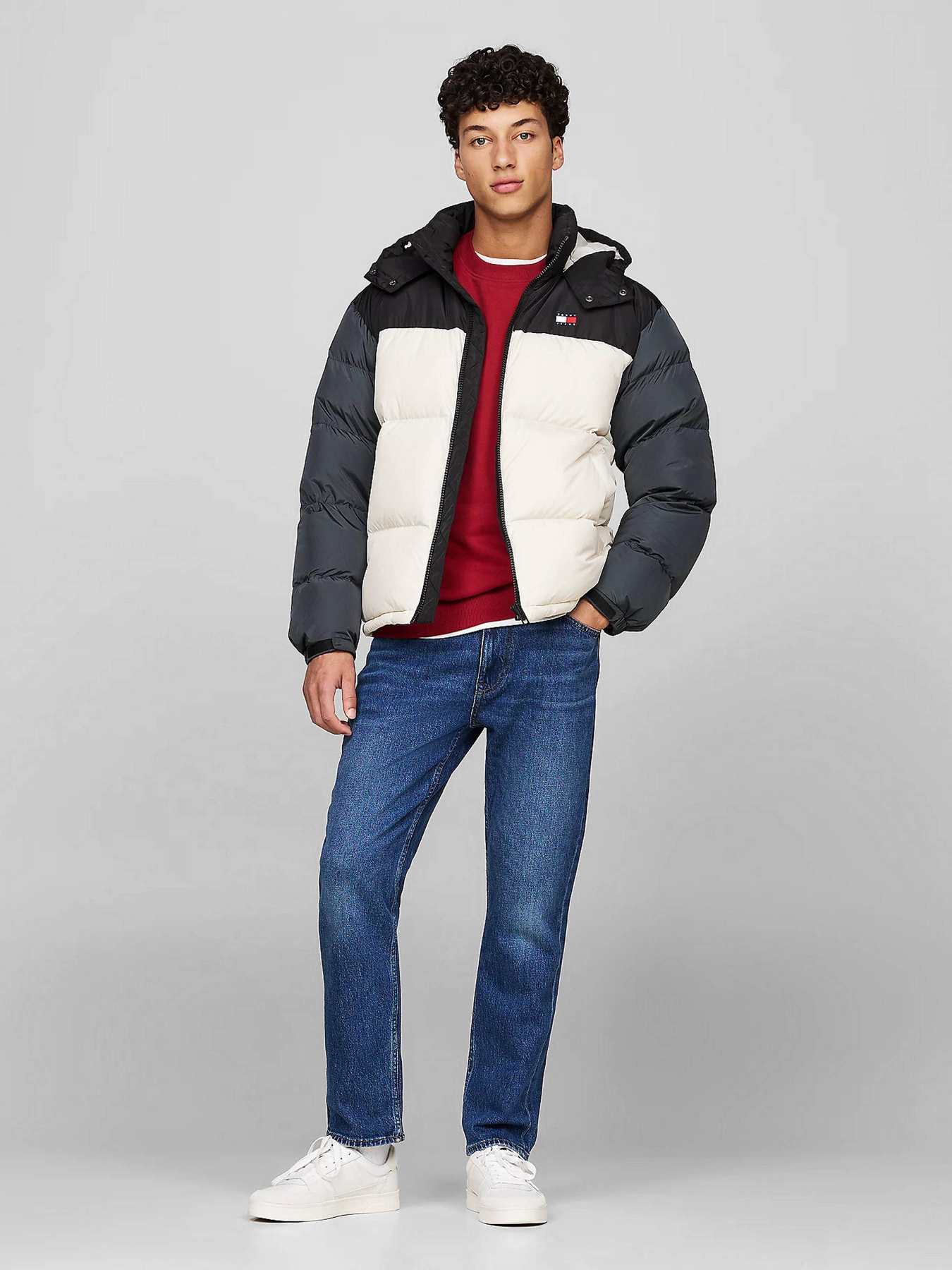 Куртки и дубленки Tommy Jeans модель DM0DM19639-ACG Фото