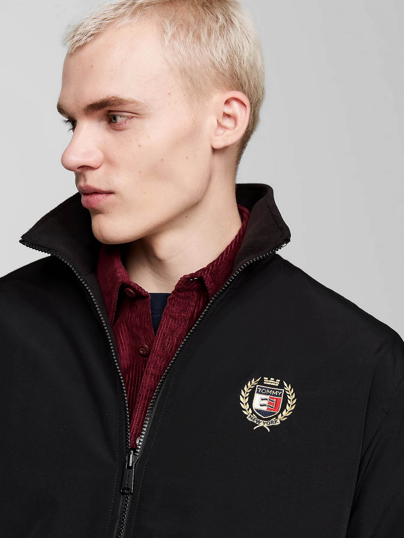 Куртки и дубленки Tommy Jeans модель DM0DM19643-BDS Фото