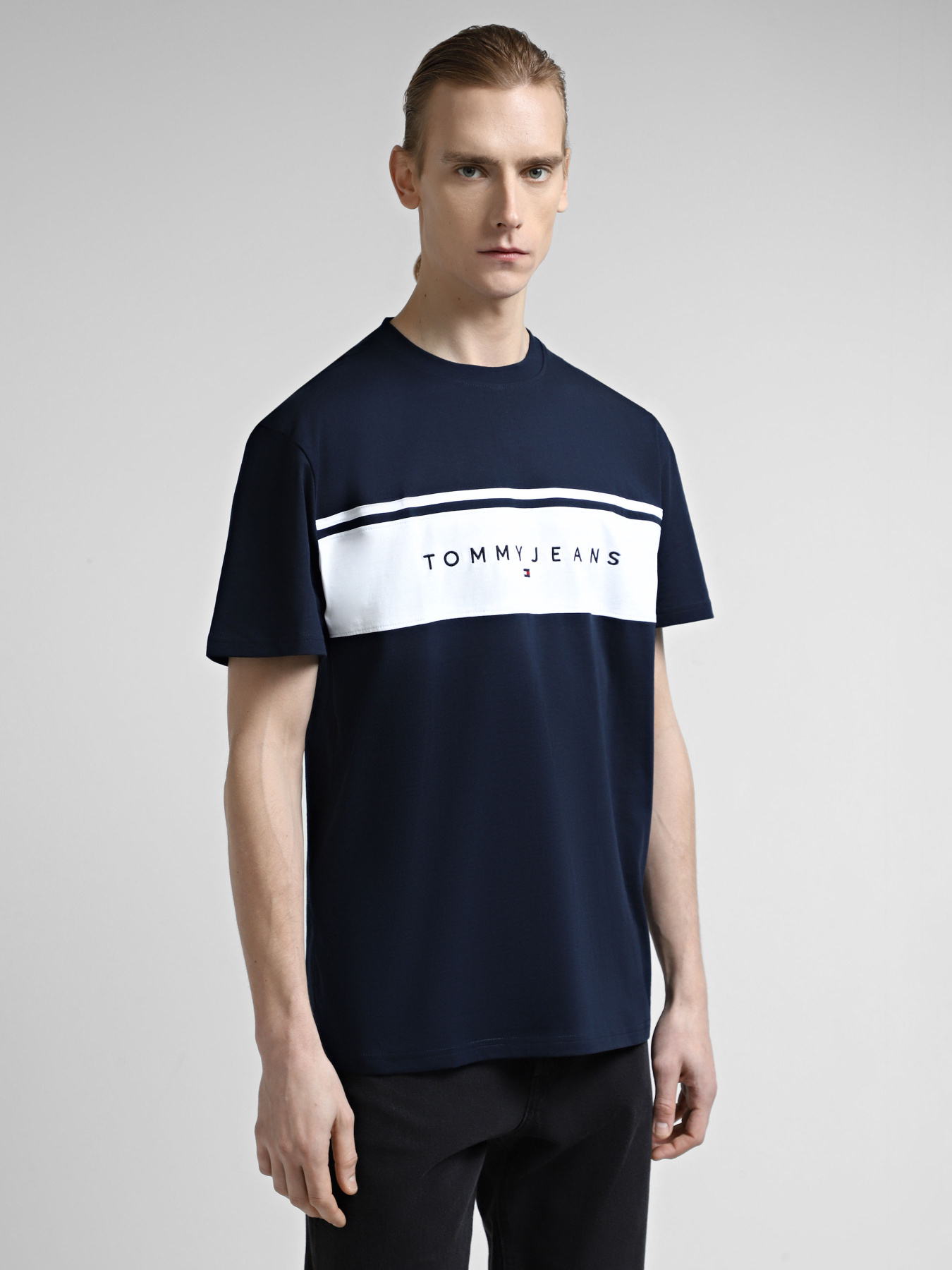 Футболки и поло Tommy Jeans модель DM0DM18658-C1G Фото