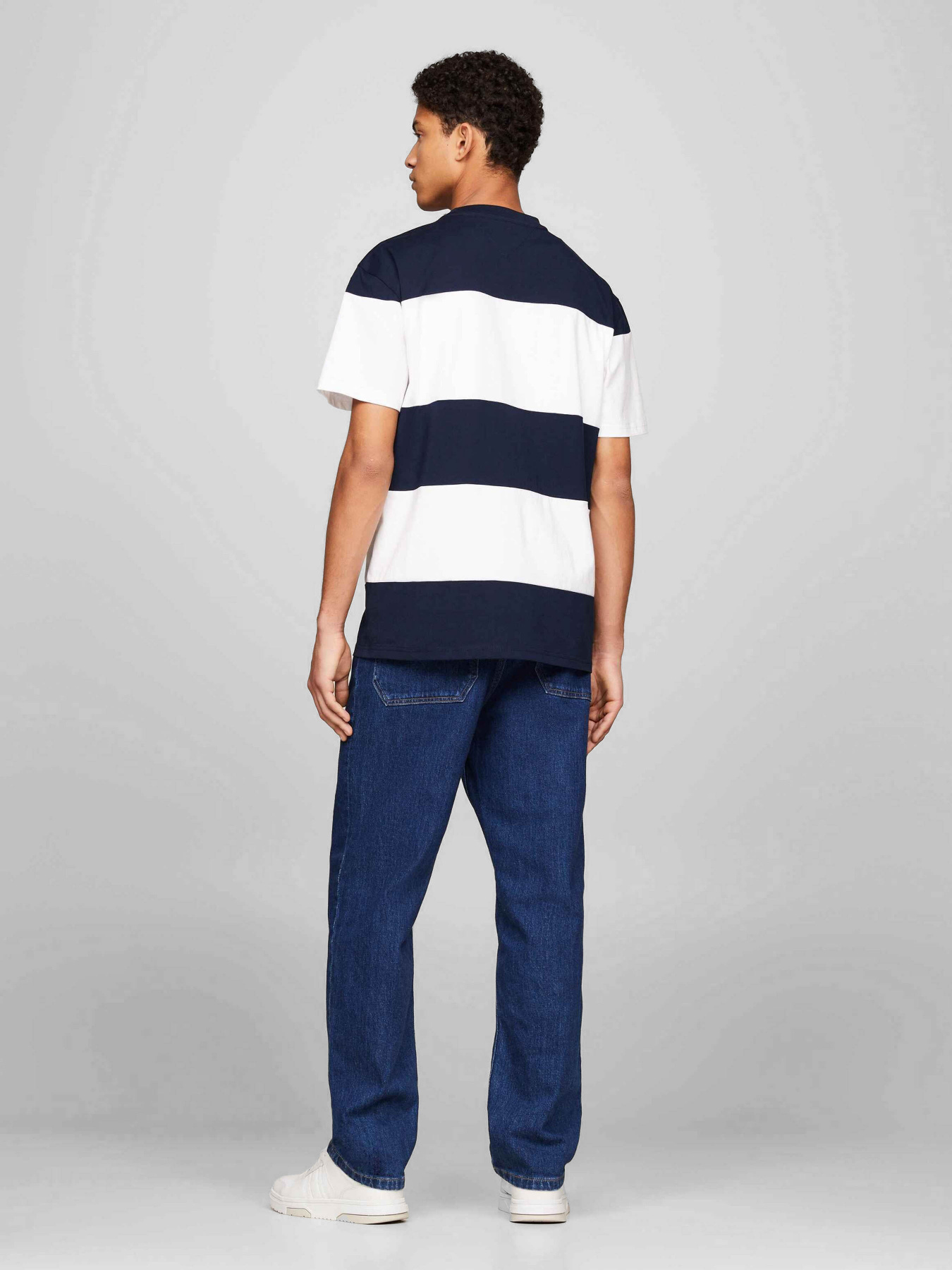 Футболки і поло Tommy Jeans модель DM0DM18674-C1G Футболки і поло Tommy Jeans модель DM0DM18674-C1G Фото