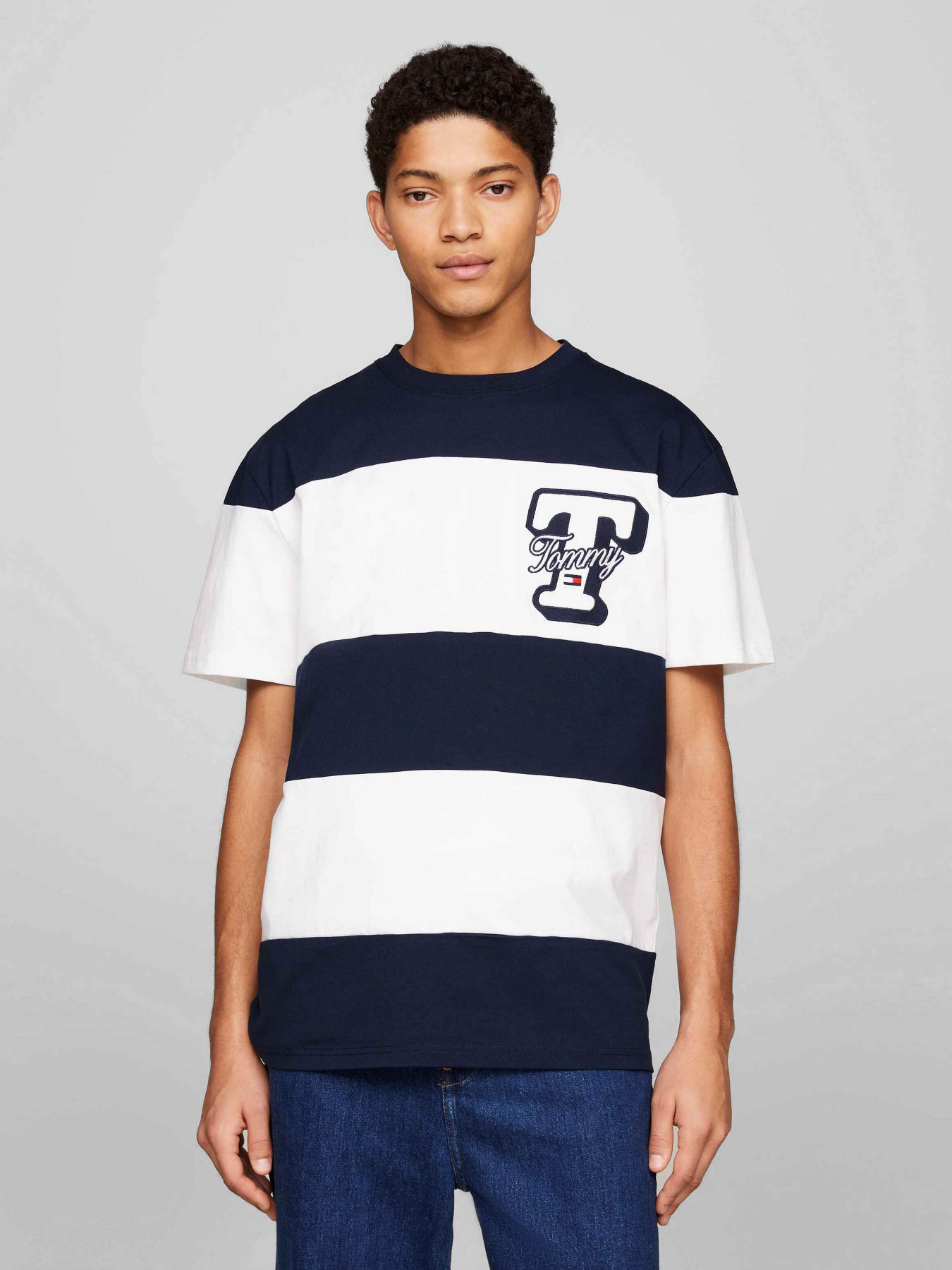 Футболки і поло Tommy Jeans модель DM0DM18674-C1G Футболки і поло Tommy Jeans модель DM0DM18674-C1G Фото