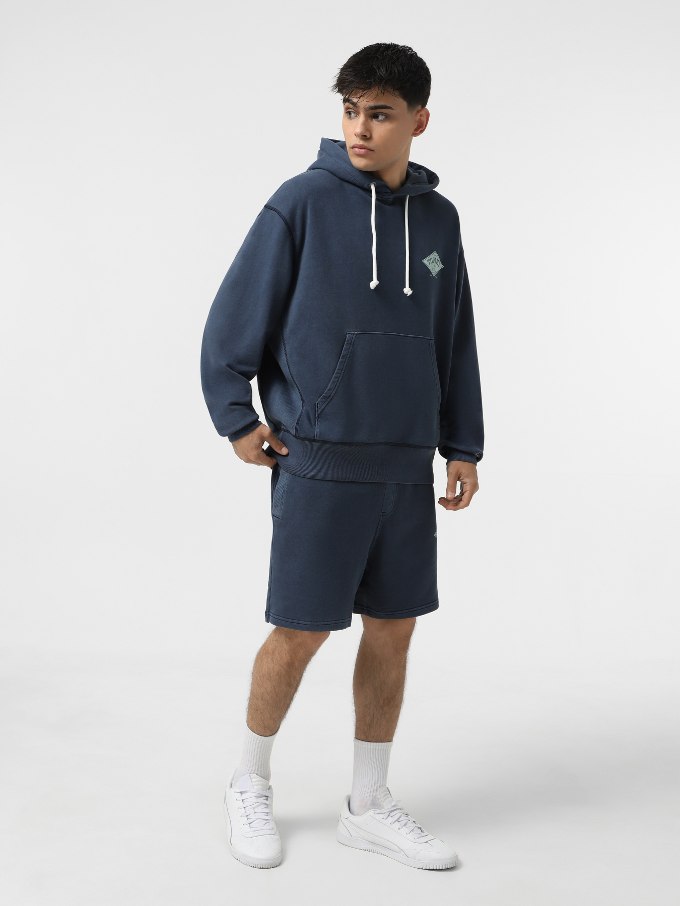 Худі та світшоти Tommy Jeans модель DM0DM20840-C1G Фото