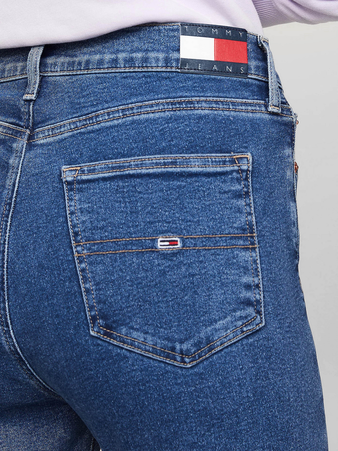 Джинсы Tommy Jeans модель DW0DW17631-1A5 Джинсы Tommy Jeans модель DW0DW17631-1A5 Фото