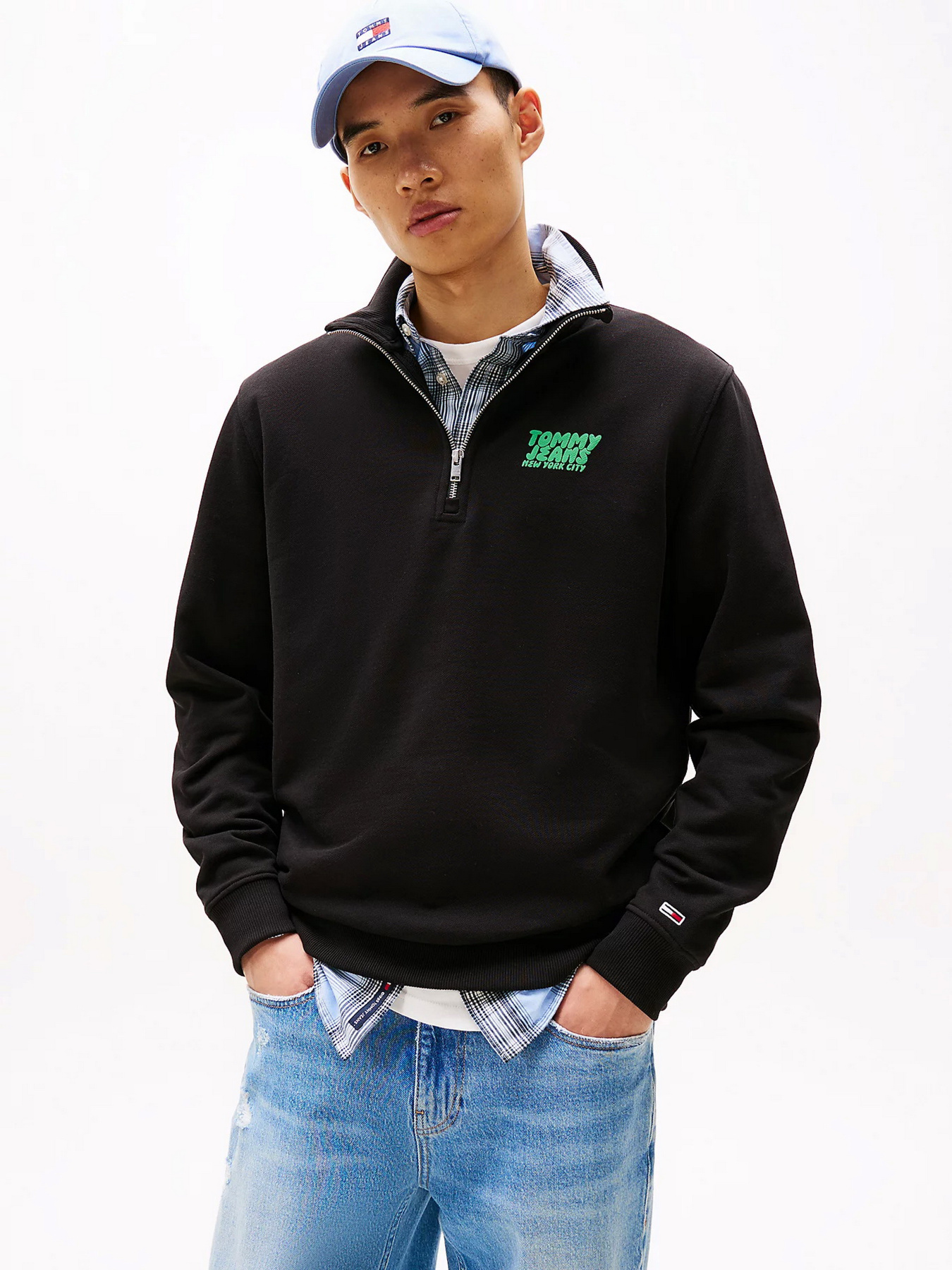 Худі та світшоти Tommy Jeans модель DM0DM21865-BDS Худі та світшоти Tommy Jeans модель DM0DM21865-BDS Фото