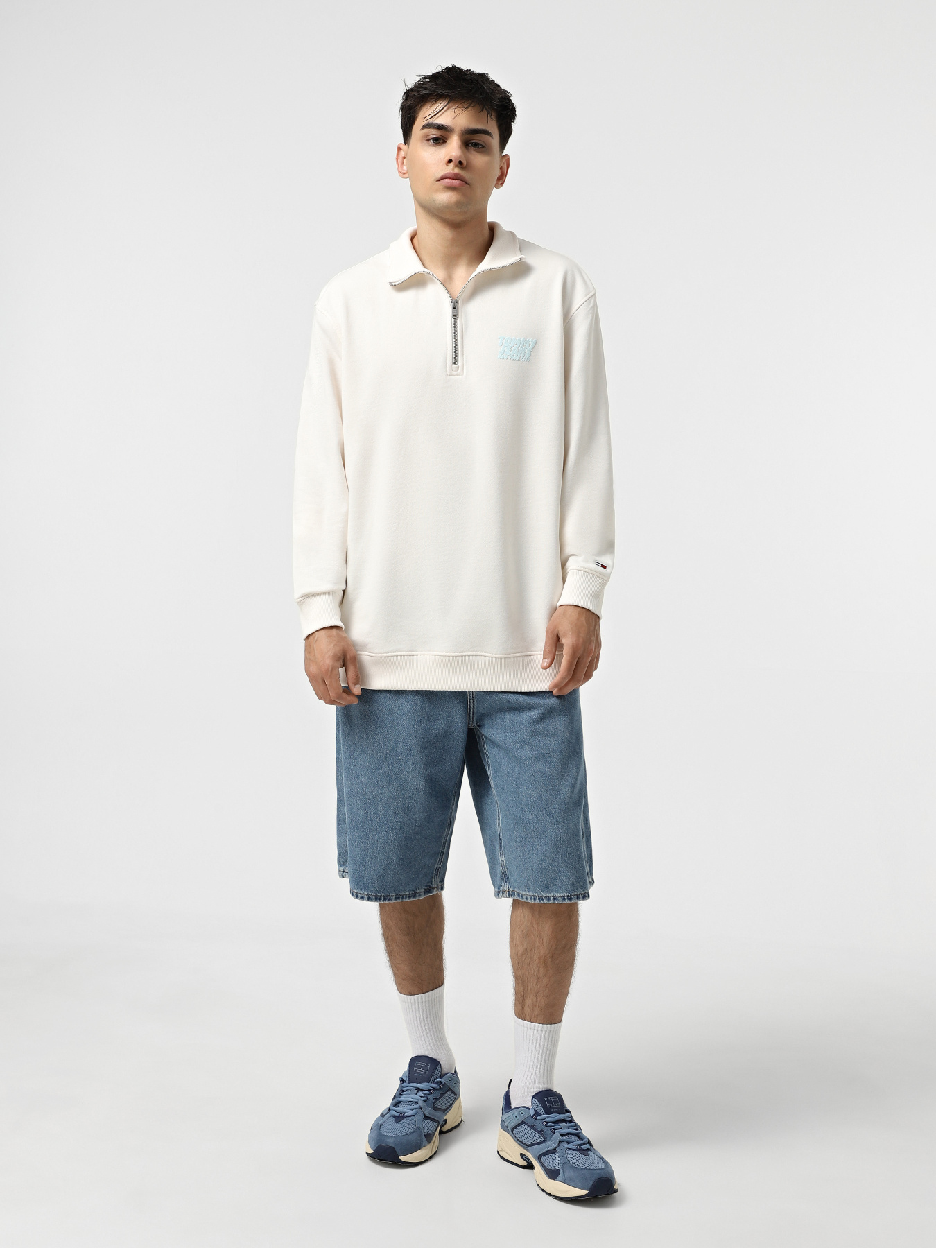Худі та світшоти Tommy Jeans модель DM0DM21865-YBH Худі та світшоти Tommy Jeans модель DM0DM21865-YBH Фото