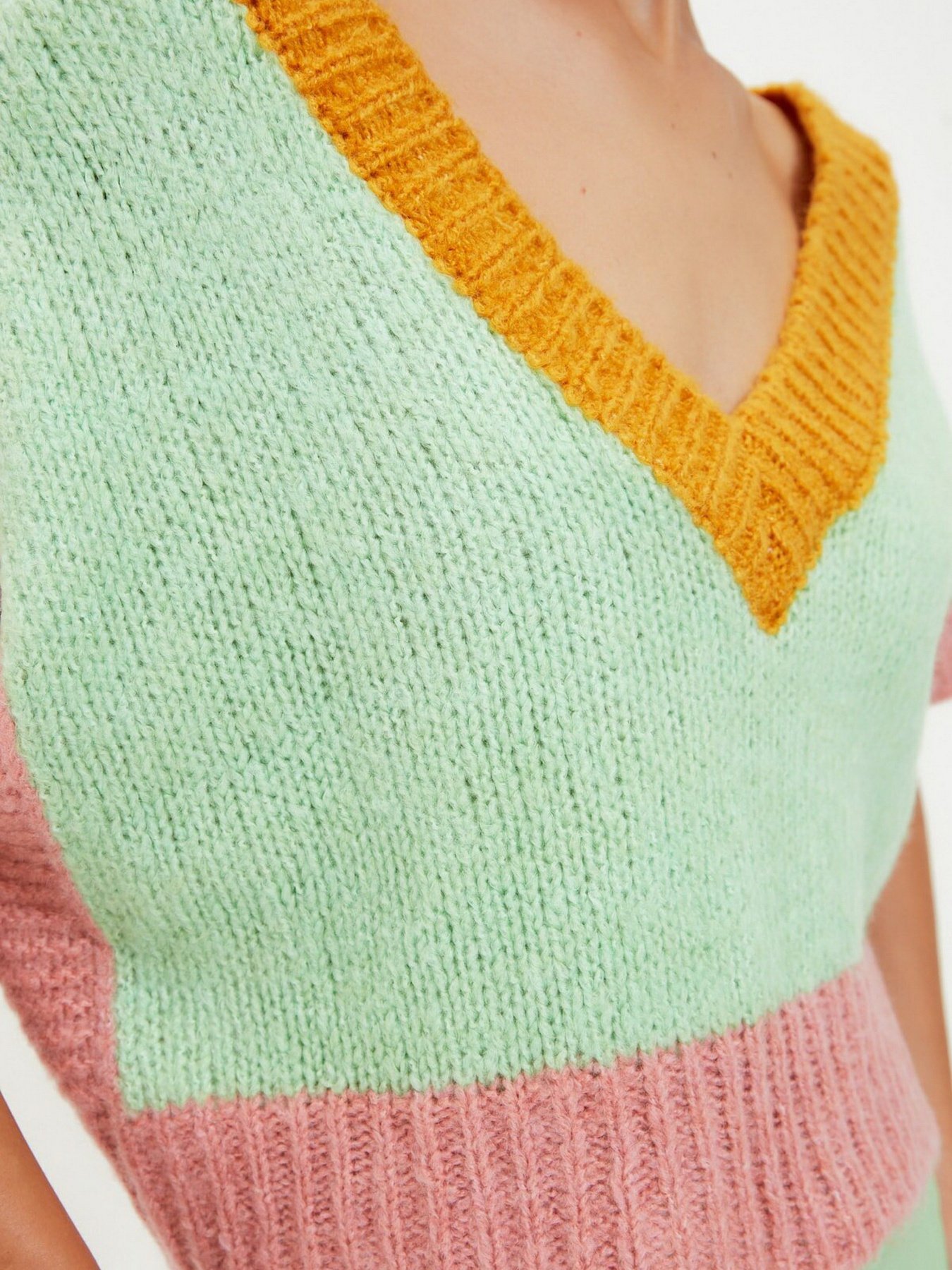 Свитры и кардиганы Trendyol модель TWOAW22BZ0013/Acik Yesil Свитры и кардиганы Trendyol модель TWOAW22BZ0013/Acik Yesil Фото