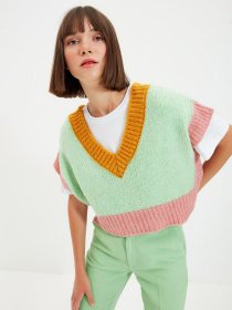 Свитры и кардиганы Trendyol модель TWOAW22BZ0013/Acik Yesil Фото