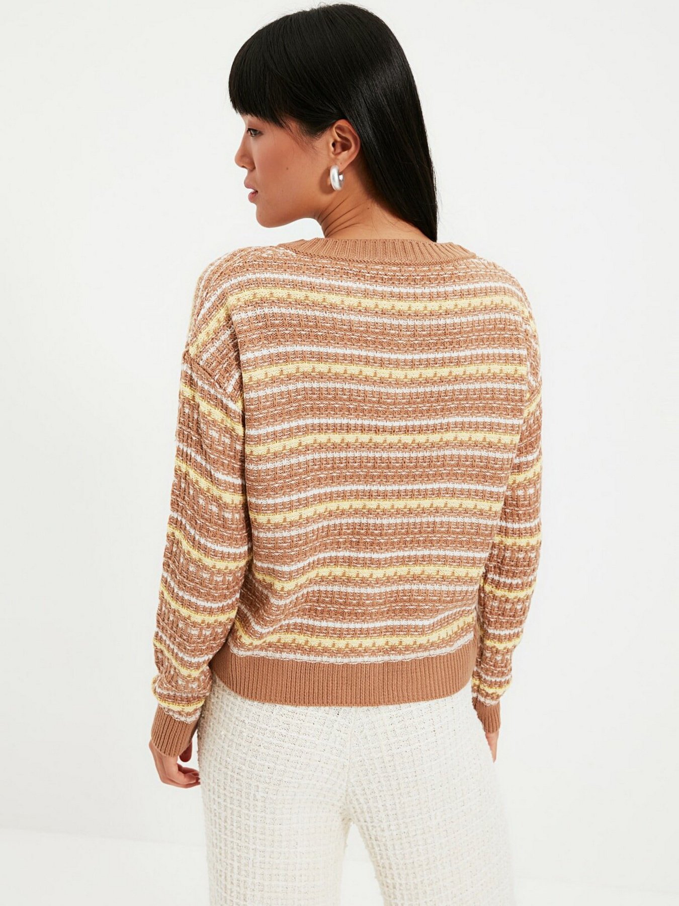 Свитры и кардиганы Trendyol модель TWOAW22HI0060/Camel Свитры и кардиганы Trendyol модель TWOAW22HI0060/Camel Фото