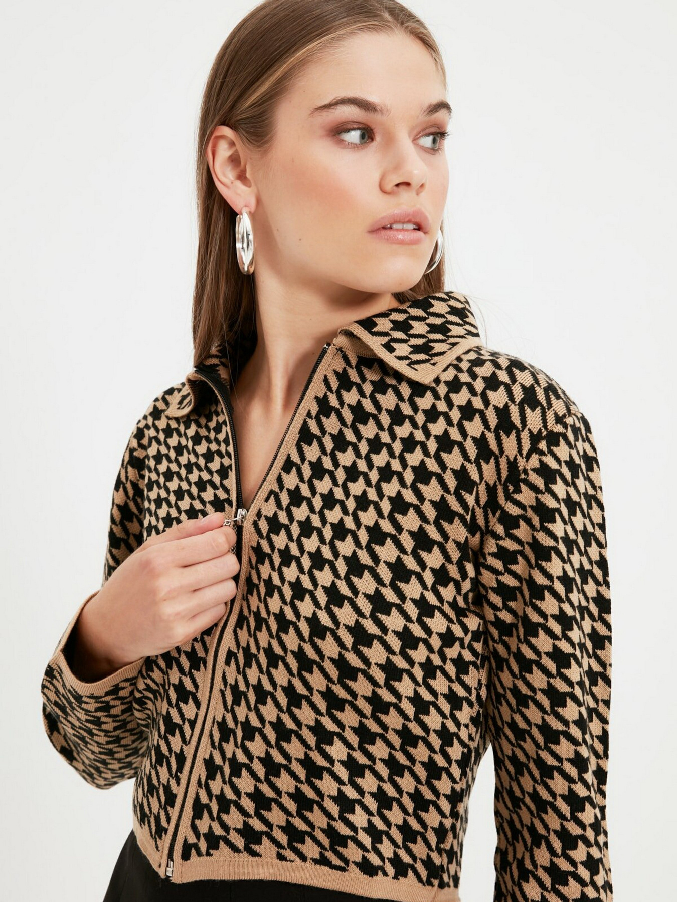 Свитры и кардиганы Trendyol модель TWOAW22HI0067/Camel Свитры и кардиганы Trendyol модель TWOAW22HI0067/Camel Фото
