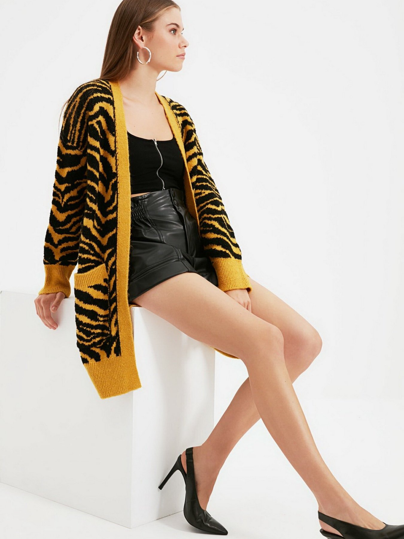 Свитры и кардиганы Trendyol модель TWOAW22HI0118/Sari Свитры и кардиганы Trendyol модель TWOAW22HI0118/Sari Фото