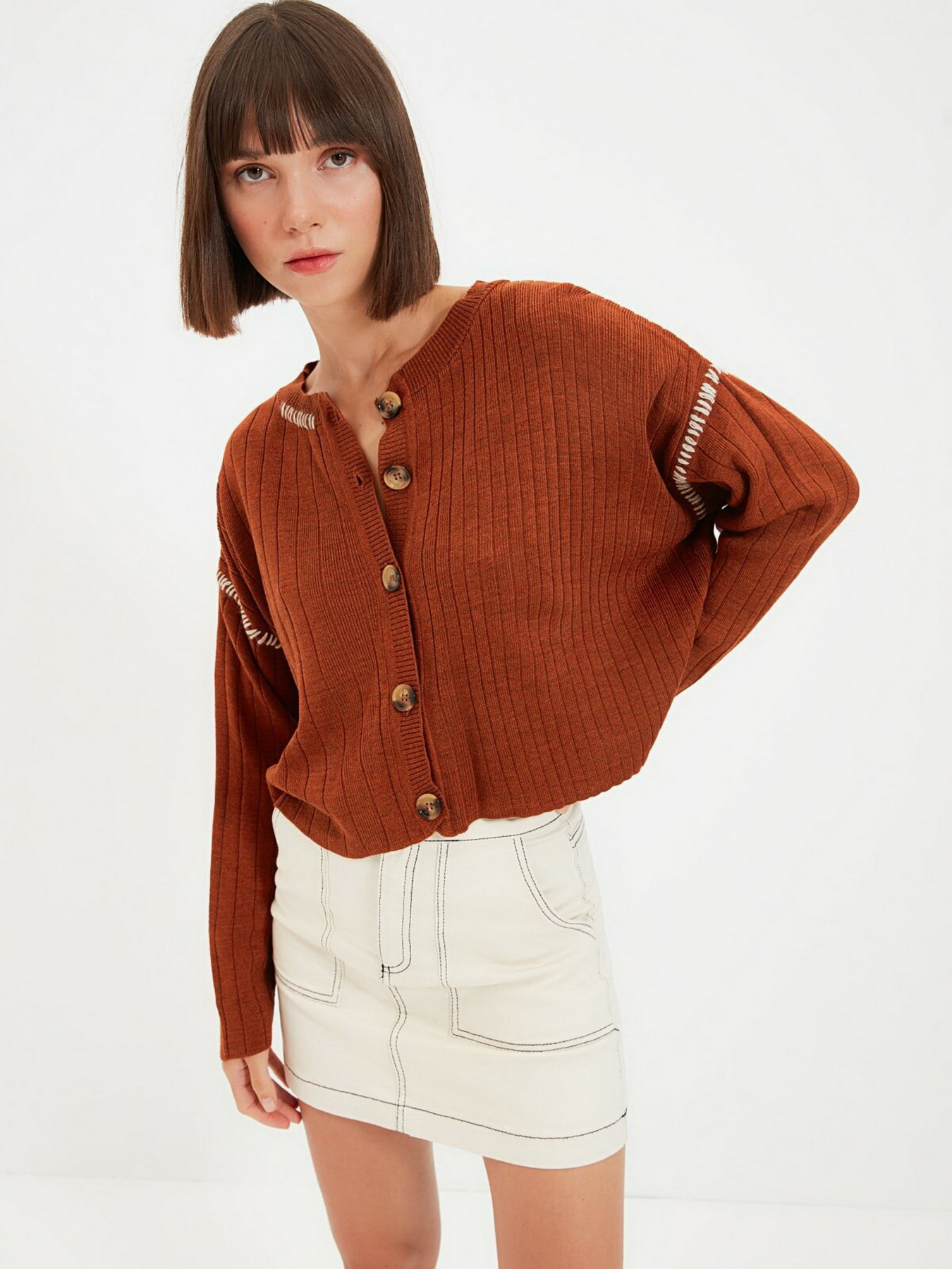 Свитры и кардиганы Trendyol модель TWOAW22HI0178/Taba Свитры и кардиганы Trendyol модель TWOAW22HI0178/Taba Фото