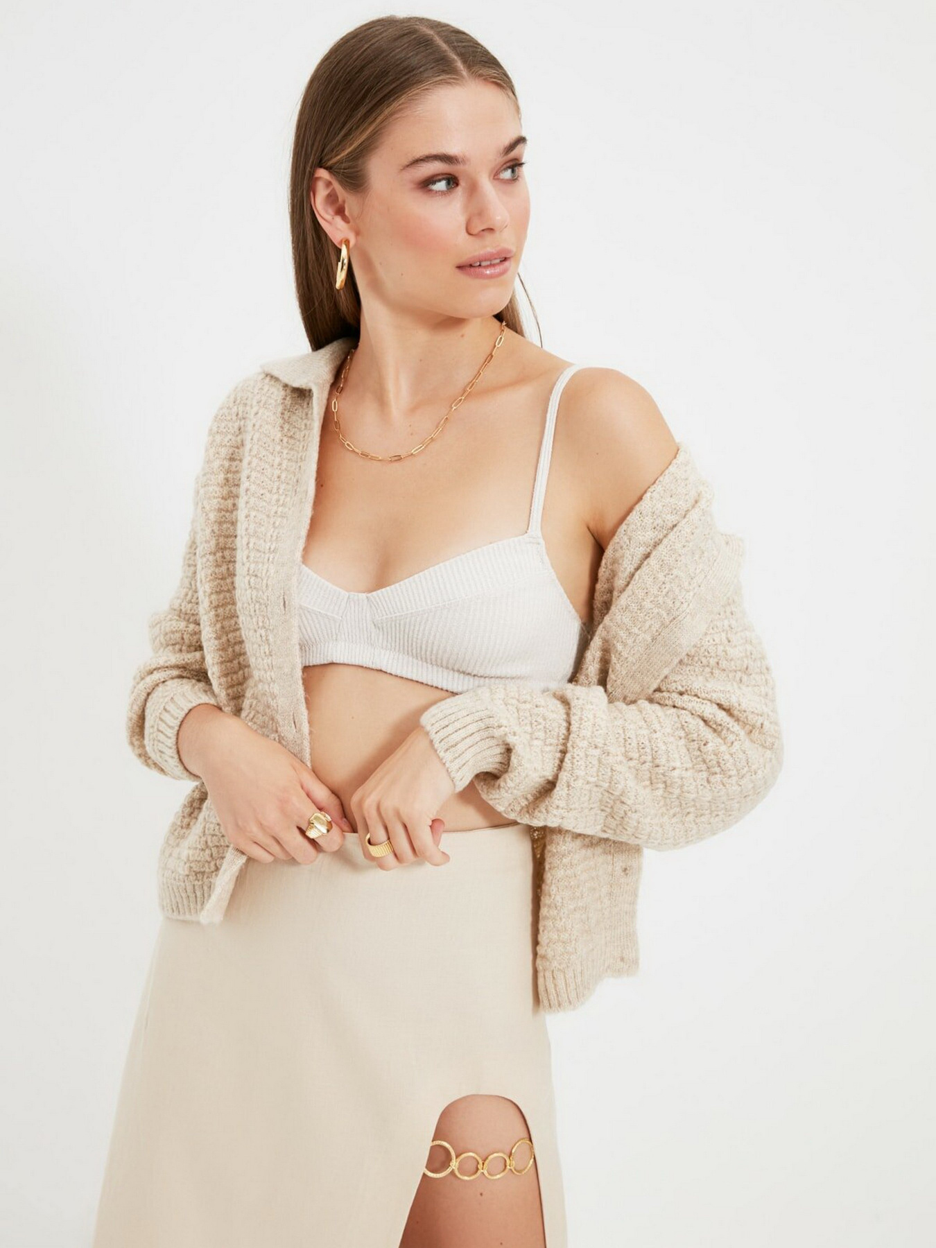 Свитры и кардиганы Trendyol модель TWOAW22HI0223/Ekru Свитры и кардиганы Trendyol модель TWOAW22HI0223/Ekru Фото
