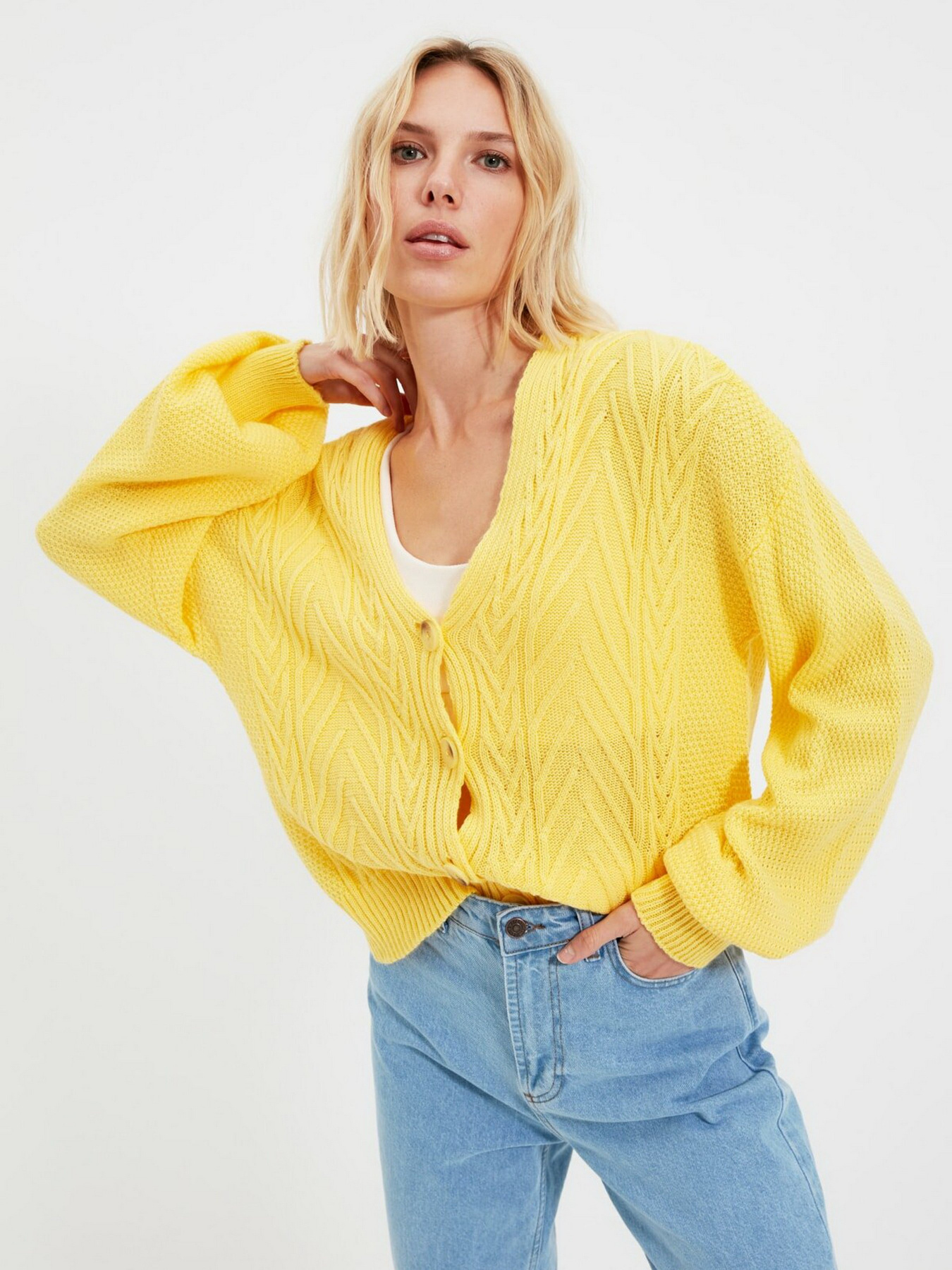 Свитры и кардиганы Trendyol модель TWOAW22HI0247/Sari Свитры и кардиганы Trendyol модель TWOAW22HI0247/Sari Фото