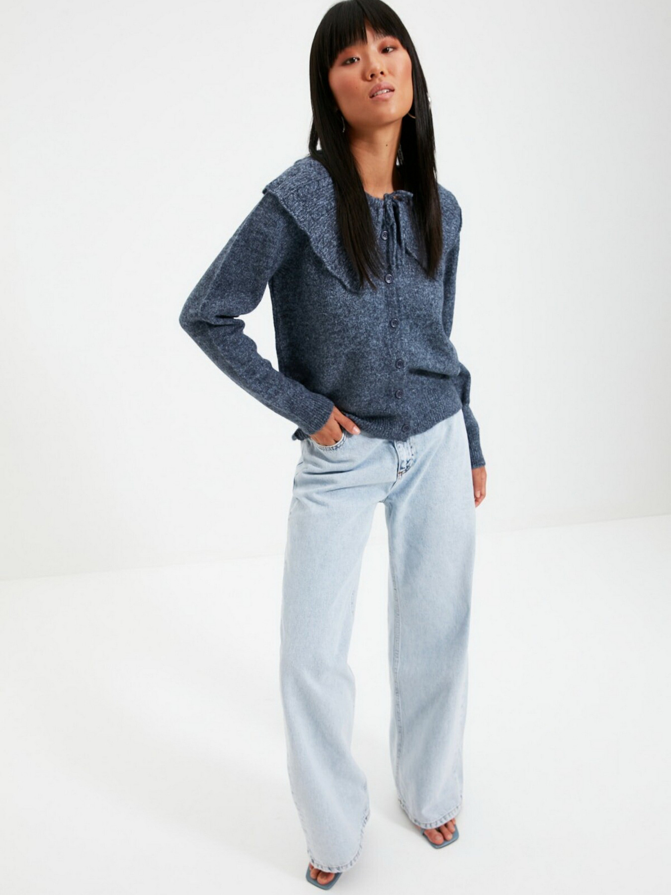 Свитры и кардиганы Trendyol модель TWOAW22HI0261/Indigo Свитры и кардиганы Trendyol модель TWOAW22HI0261/Indigo Фото