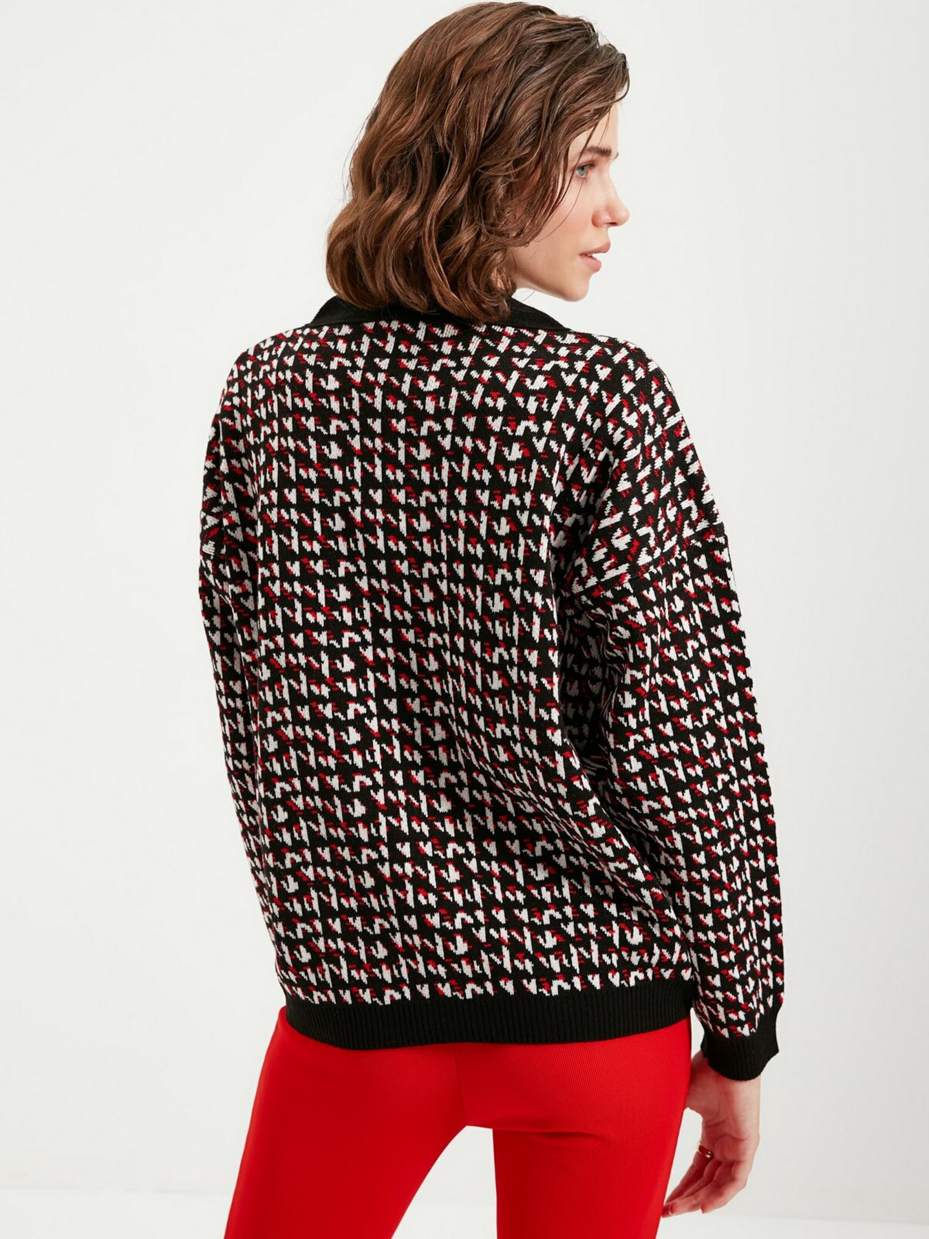 Свитры и кардиганы Trendyol модель TWOAW22HI0268/Siyah Свитры и кардиганы Trendyol модель TWOAW22HI0268/Siyah Фото