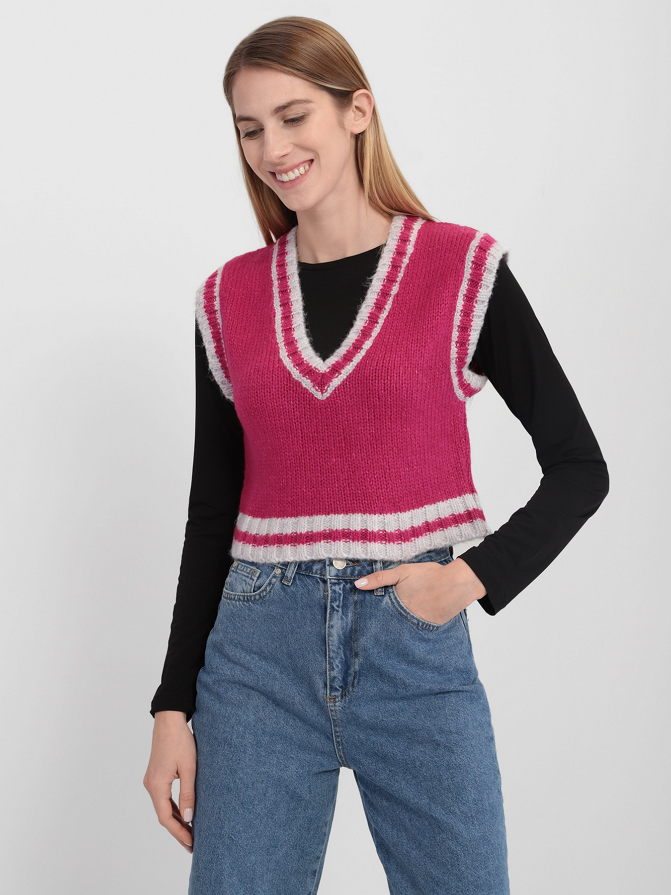 Свитры и кардиганы Trendyol модель TWOAW22BZ0001/Fusya Свитры и кардиганы Trendyol модель TWOAW22BZ0001/Fusya Фото