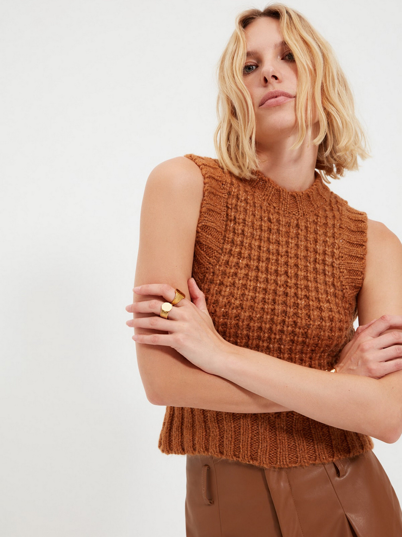 Свитры и кардиганы Trendyol модель TWOAW22BZ0002/Camel Свитры и кардиганы Trendyol модель TWOAW22BZ0002/Camel Фото