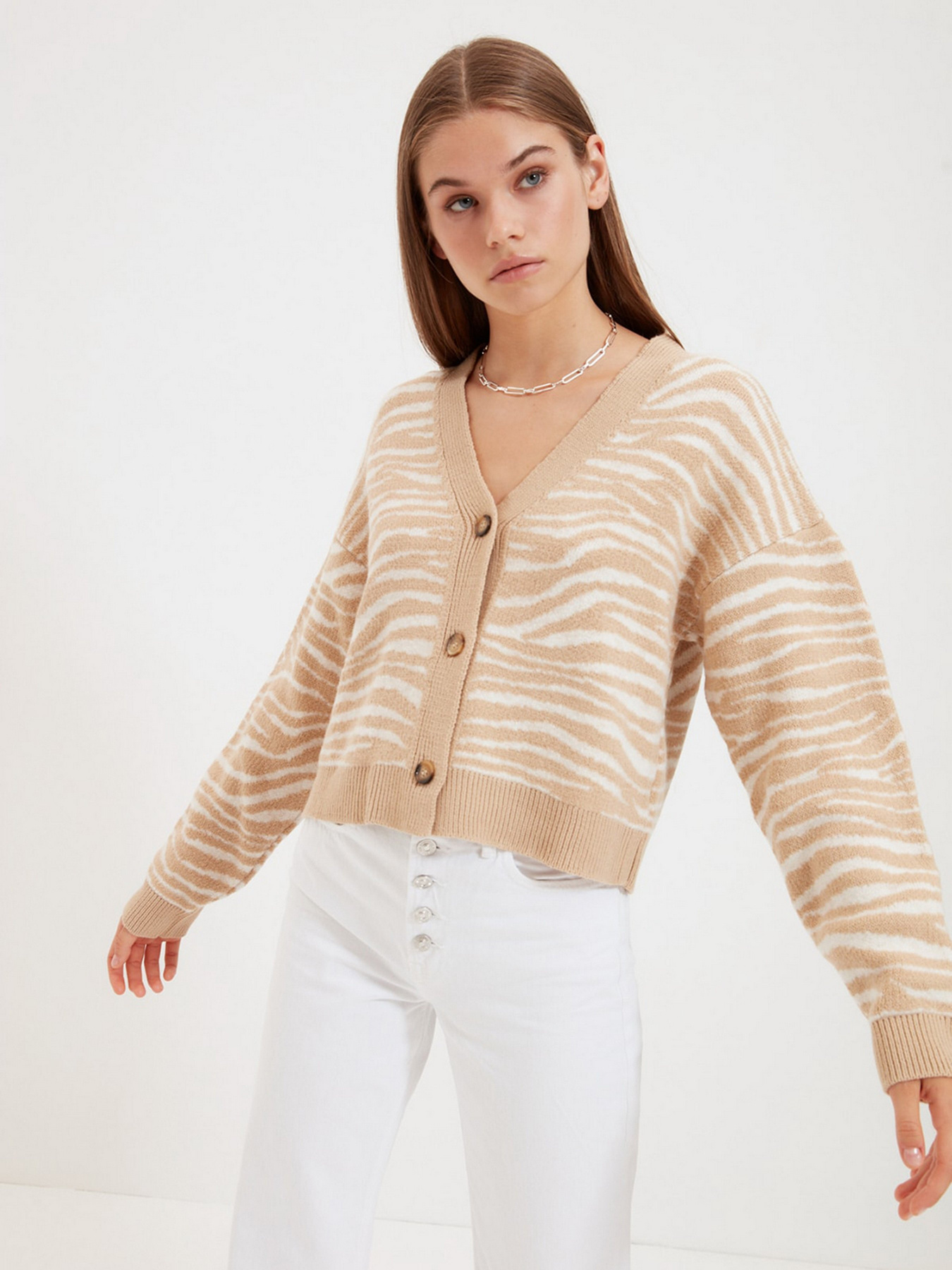 Свитры и кардиганы Trendyol модель TWOAW22HI0046/Ekru Свитры и кардиганы Trendyol модель TWOAW22HI0046/Ekru Фото