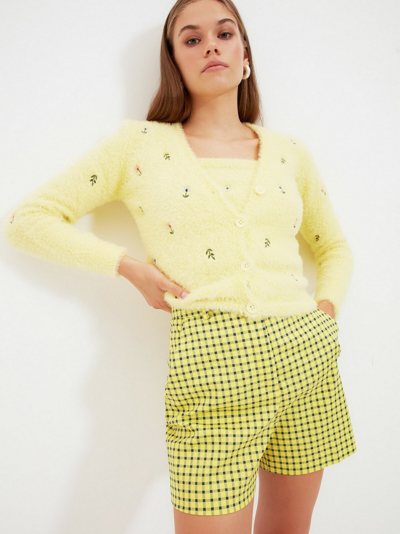 Свитры и кардиганы Trendyol модель TWOAW22HI0055/Sari Свитры и кардиганы Trendyol модель TWOAW22HI0055/Sari Фото