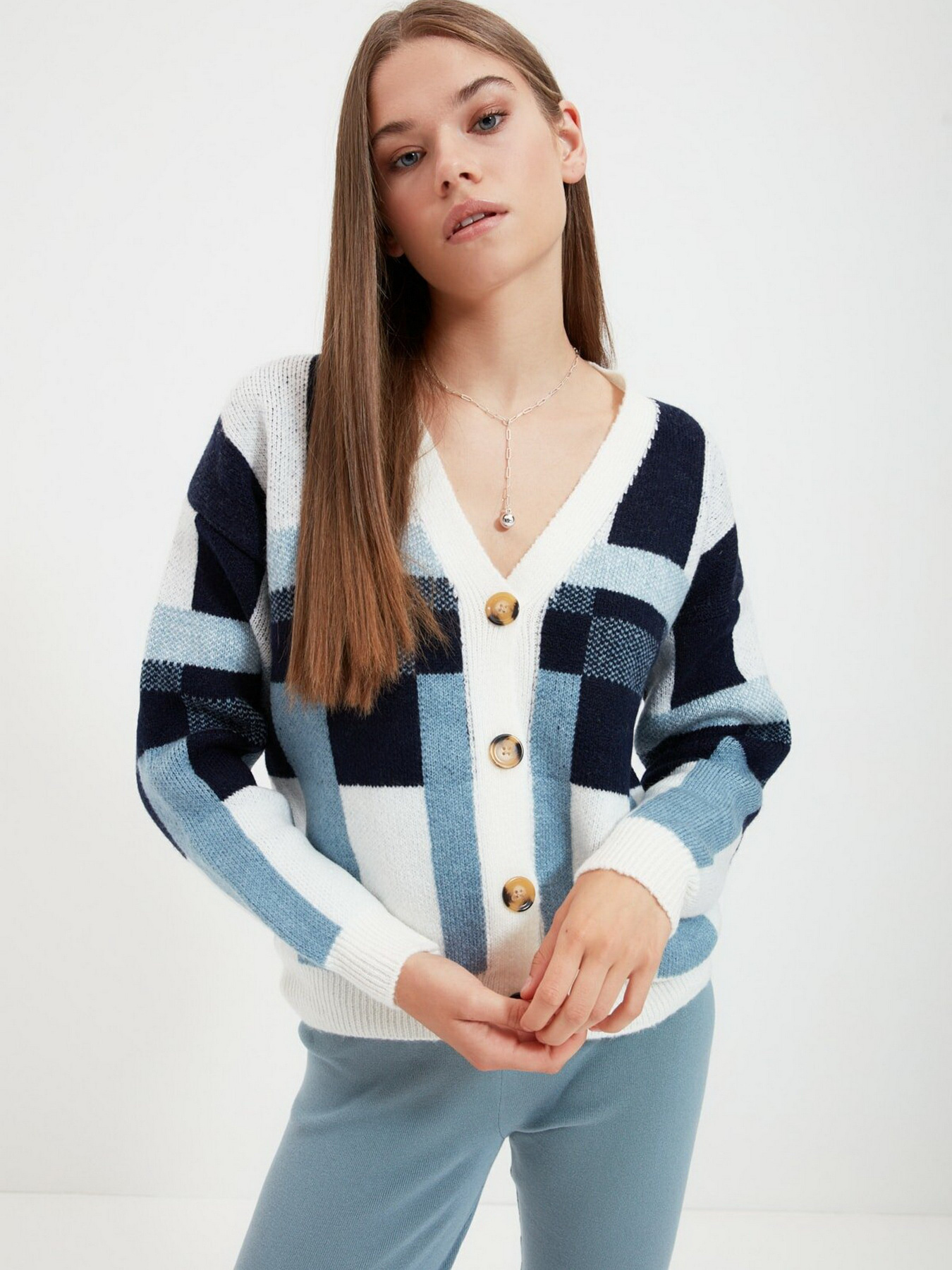 Свитры и кардиганы Trendyol модель TWOAW22HI0437/Ekru Свитры и кардиганы Trendyol модель TWOAW22HI0437/Ekru Фото