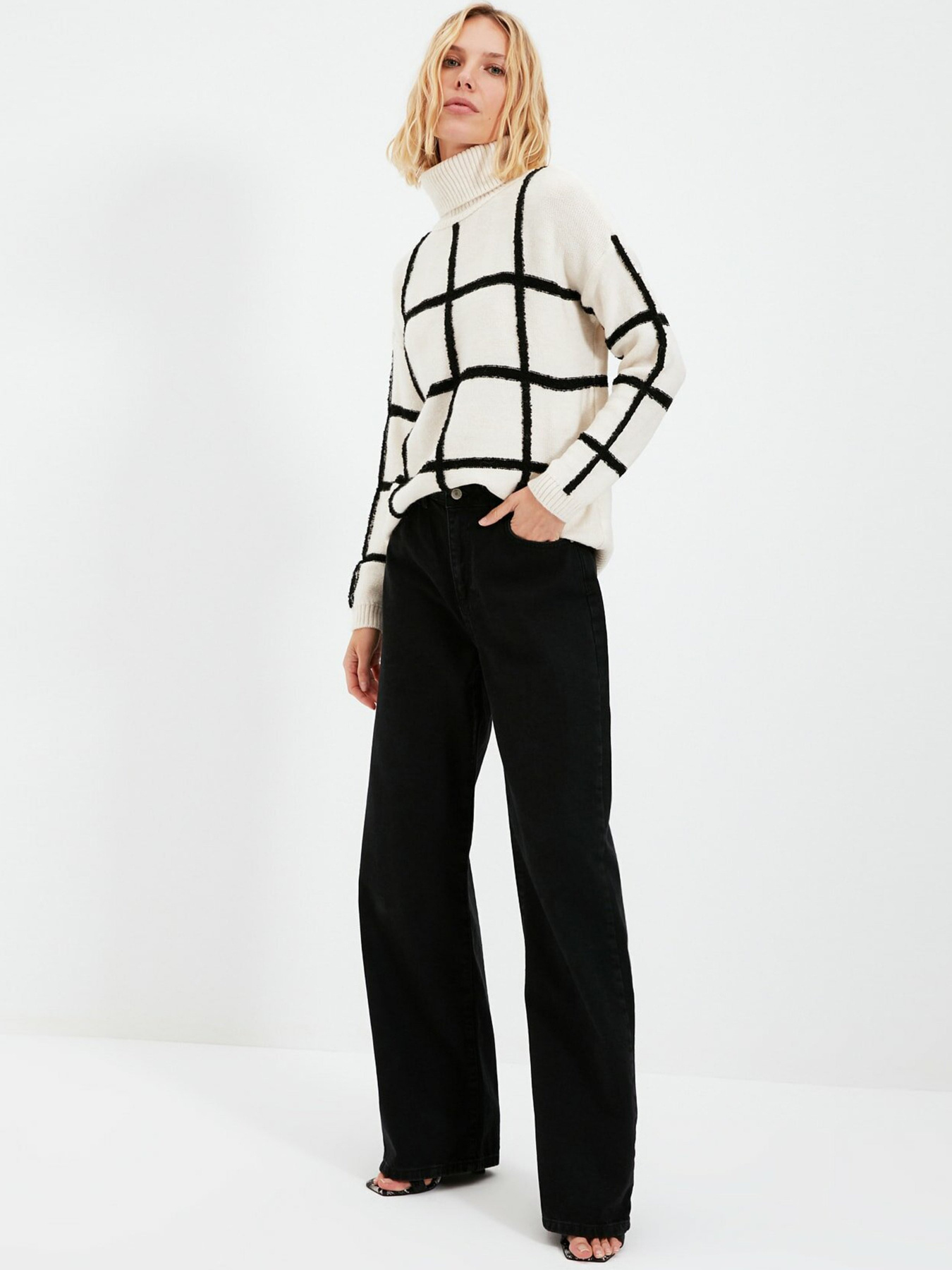 Свитры и кардиганы Trendyol модель TWOAW22KZ0257/Ekru Свитры и кардиганы Trendyol модель TWOAW22KZ0257/Ekru Фото