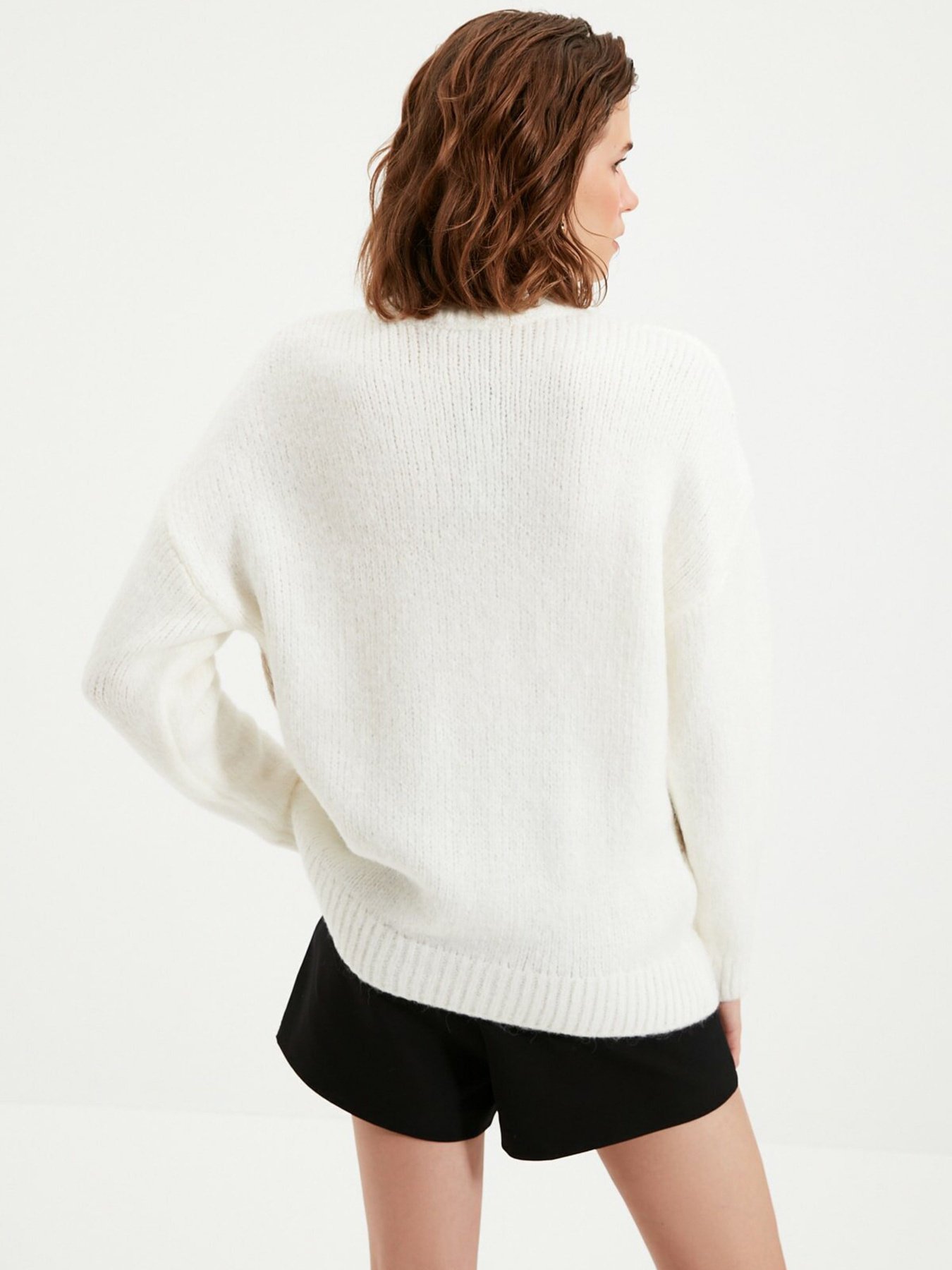 Свитры и кардиганы Trendyol модель TWOAW22KZ0263/Ekru Свитры и кардиганы Trendyol модель TWOAW22KZ0263/Ekru Фото