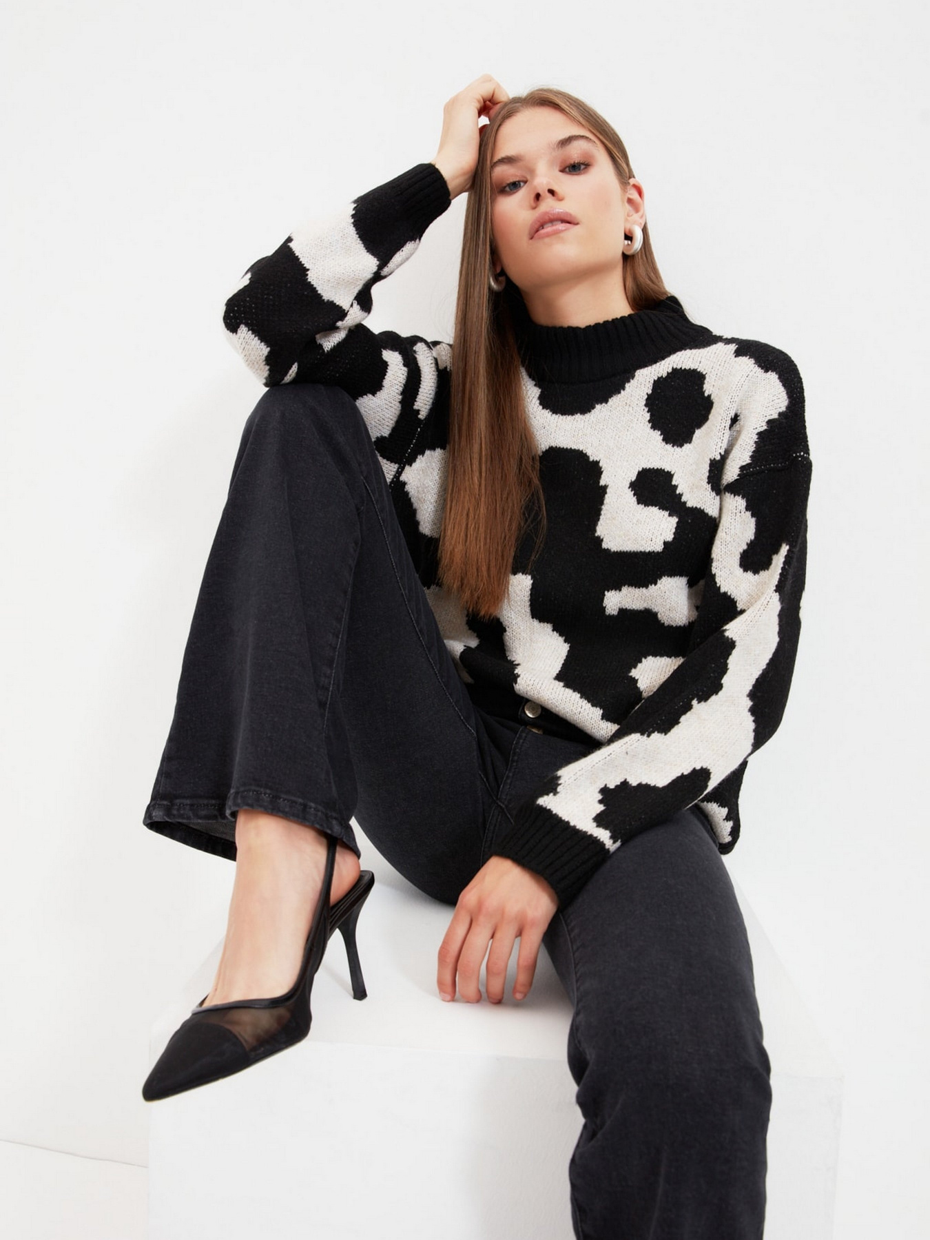 Свитры и кардиганы Trendyol модель TWOAW22KZ0244/Siyah Свитры и кардиганы Trendyol модель TWOAW22KZ0244/Siyah Фото