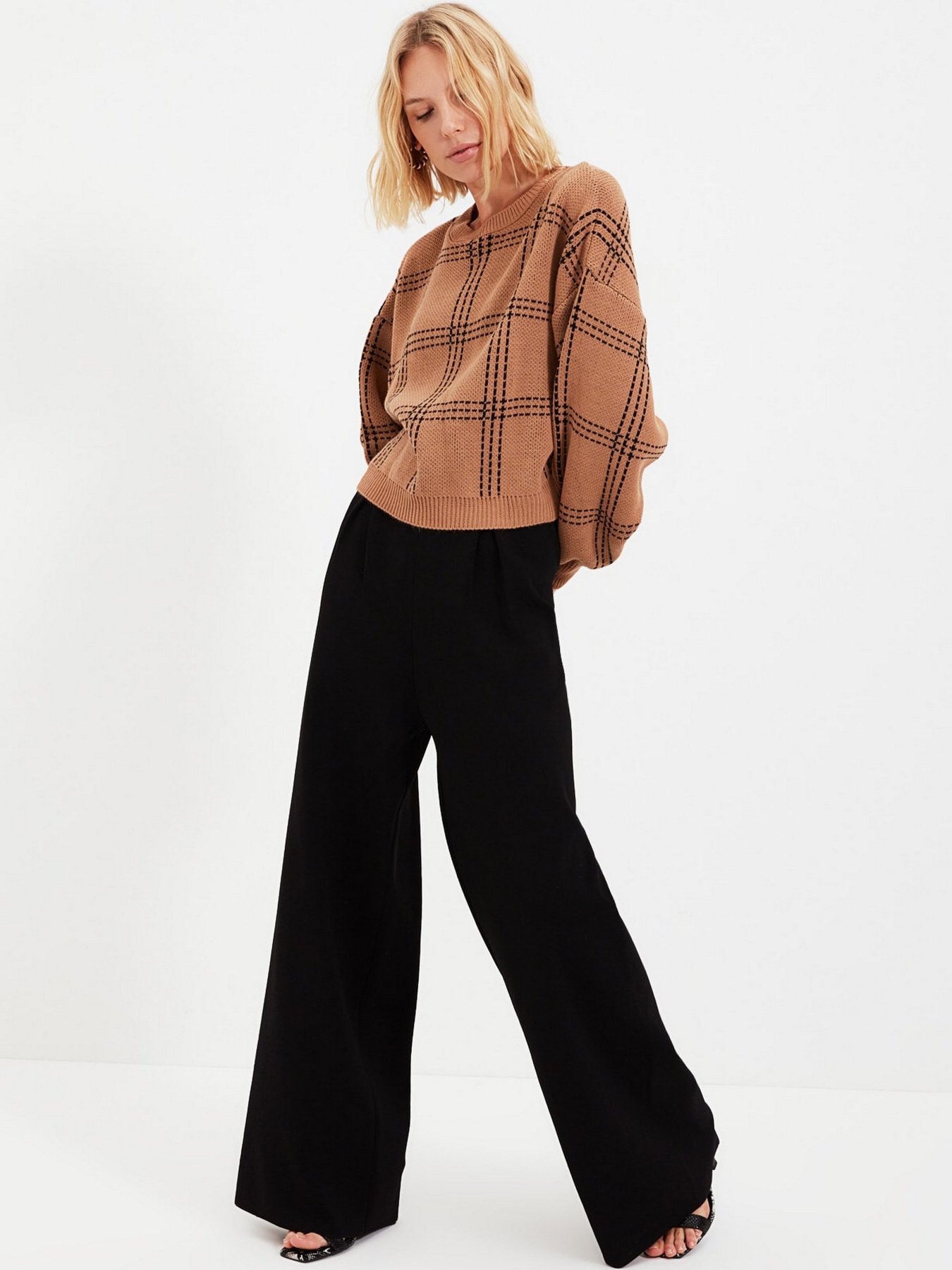Свитры и кардиганы Trendyol модель TWOAW22KZ0514/Camel Фото