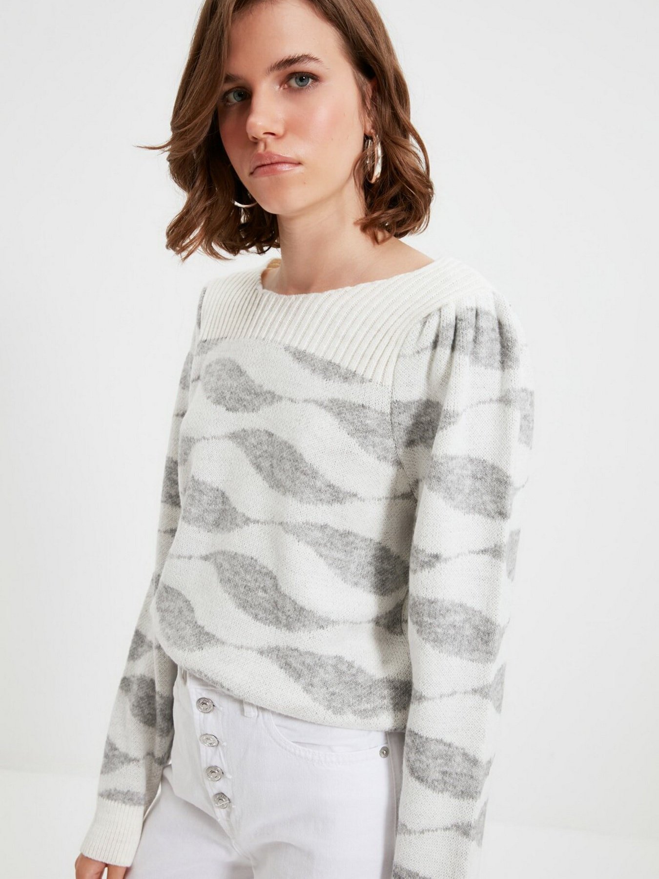 Свитры и кардиганы Trendyol модель TWOAW22KZ0461/Ekru Свитры и кардиганы Trendyol модель TWOAW22KZ0461/Ekru Фото