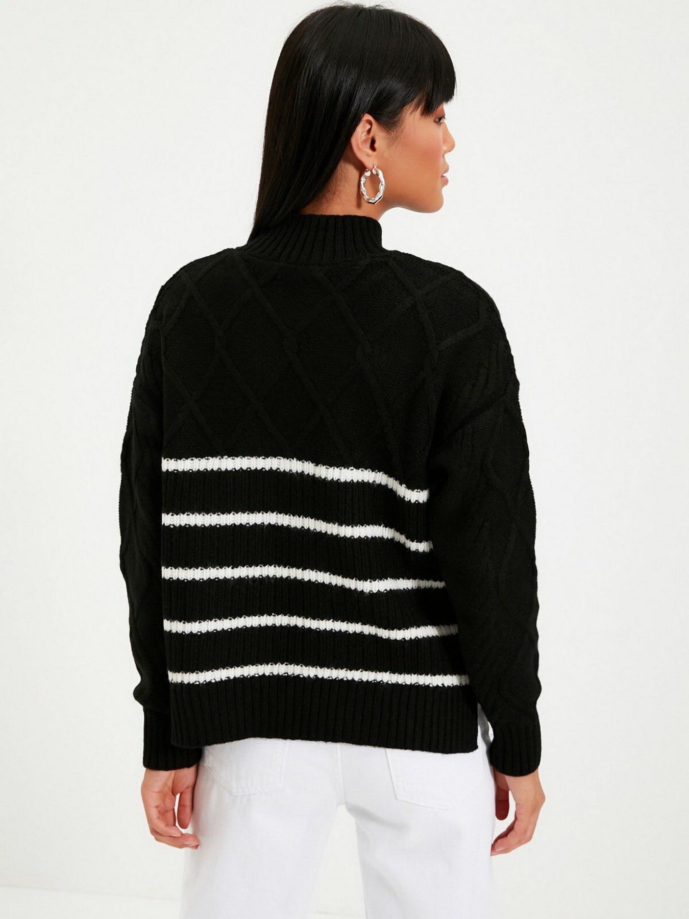 Свитры и кардиганы Trendyol модель TWOAW22KZ0462/Siyah Свитры и кардиганы Trendyol модель TWOAW22KZ0462/Siyah Фото
