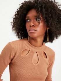 Свитры и кардиганы Trendyol модель TWOAW22KZ0501/Camel Фото