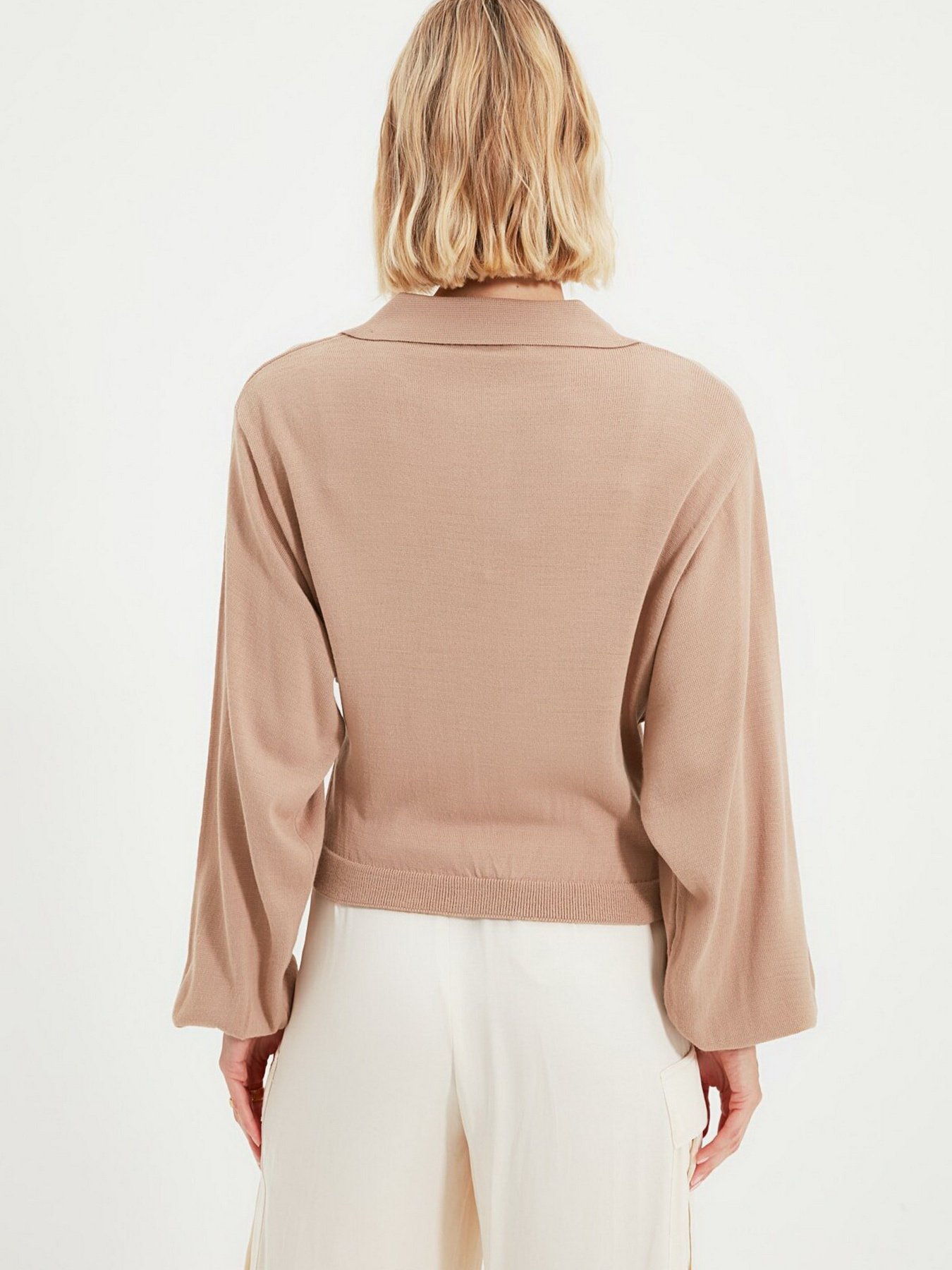 Свитры и кардиганы Trendyol модель TWOAW22KZ0508/Bej Свитры и кардиганы Trendyol модель TWOAW22KZ0508/Bej Фото