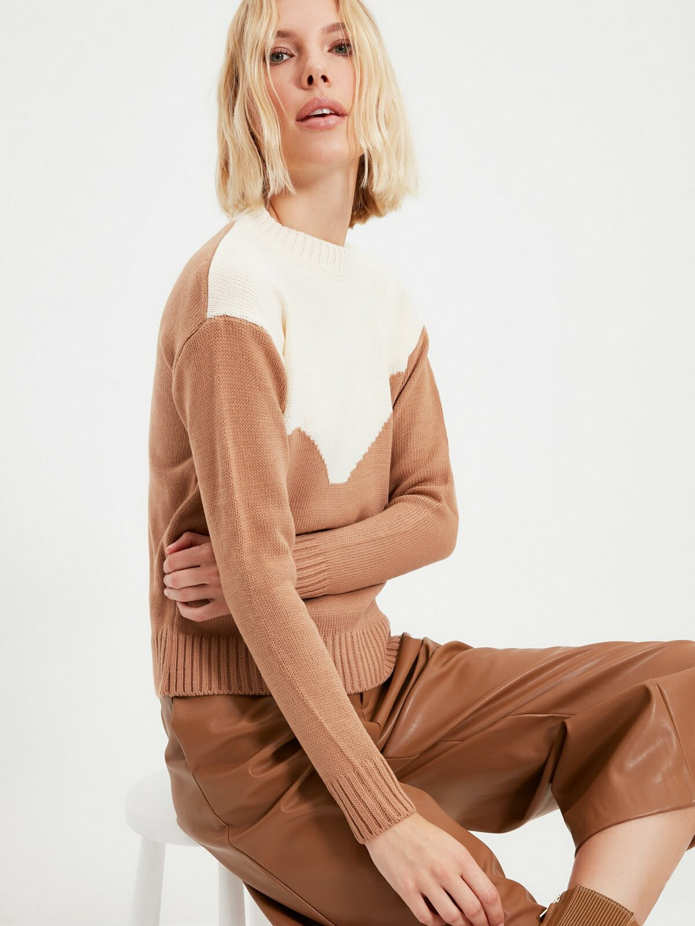 Свитры и кардиганы Trendyol модель TWOAW22KZ0876/Camel Фото