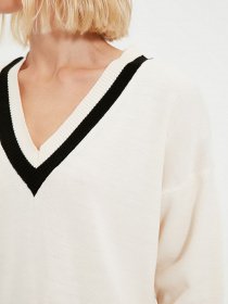 Свитры и кардиганы Trendyol модель TWOAW22KZ0975/Ekru Фото