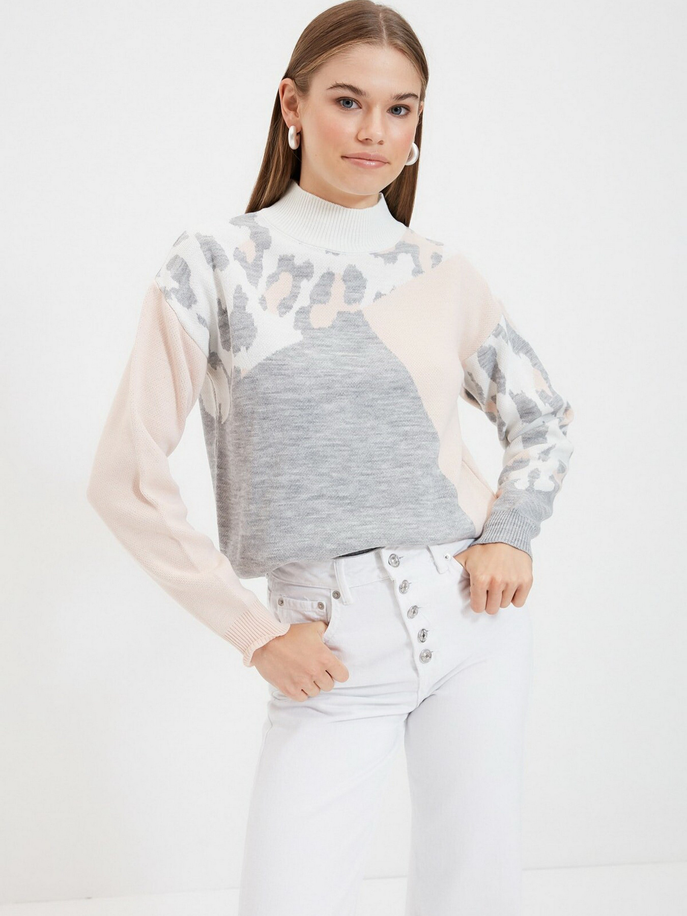 Свитры и кардиганы Trendyol модель TWOAW22KZ1107/Gri Фото