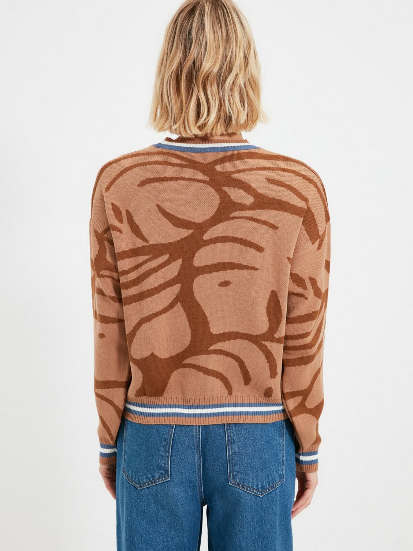Свитры и кардиганы Trendyol модель TWOAW22KZ1212/Camel Свитры и кардиганы Trendyol модель TWOAW22KZ1212/Camel Фото