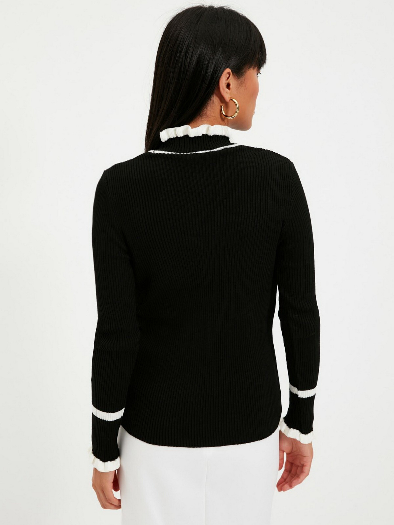Свитры и кардиганы Trendyol модель TWOAW22KZ1250/Siyah Свитры и кардиганы Trendyol модель TWOAW22KZ1250/Siyah Фото