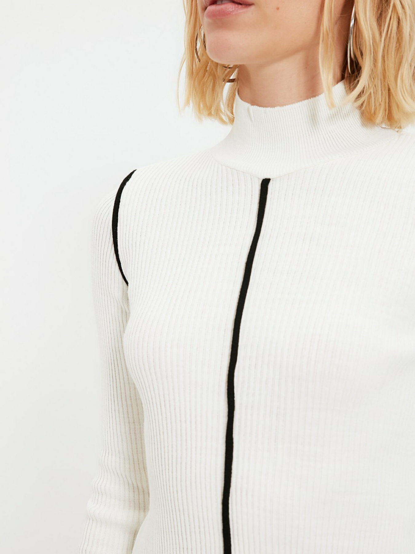 Свитры и кардиганы Trendyol модель TWOAW22KZ1477/Ekru Свитры и кардиганы Trendyol модель TWOAW22KZ1477/Ekru Фото