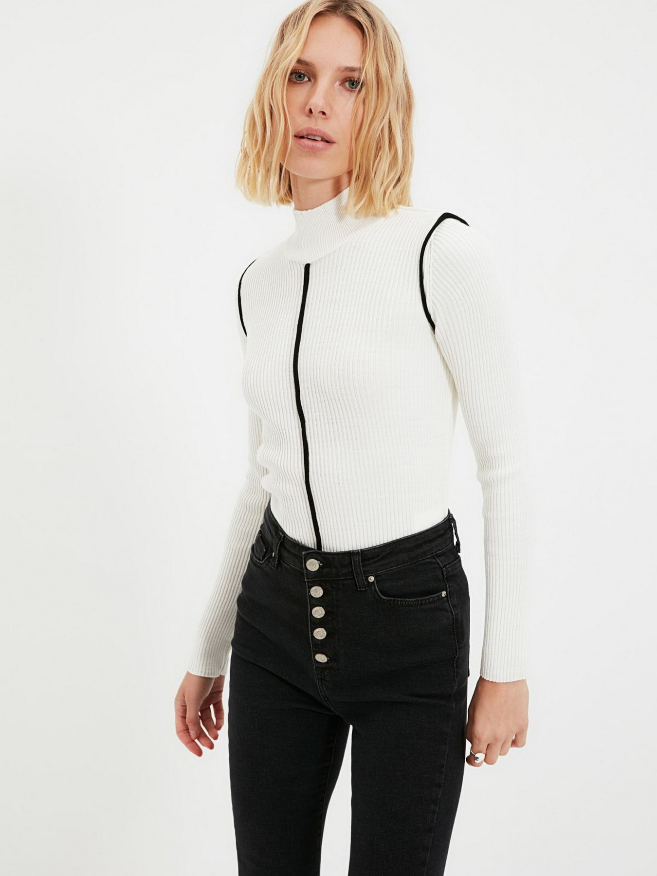 Свитры и кардиганы Trendyol модель TWOAW22KZ1477/Ekru Свитры и кардиганы Trendyol модель TWOAW22KZ1477/Ekru Фото