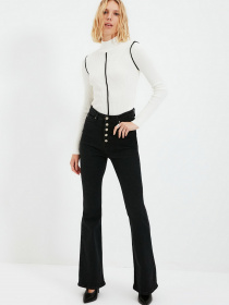 Свитры и кардиганы Trendyol модель TWOAW22KZ1477/Ekru Фото
