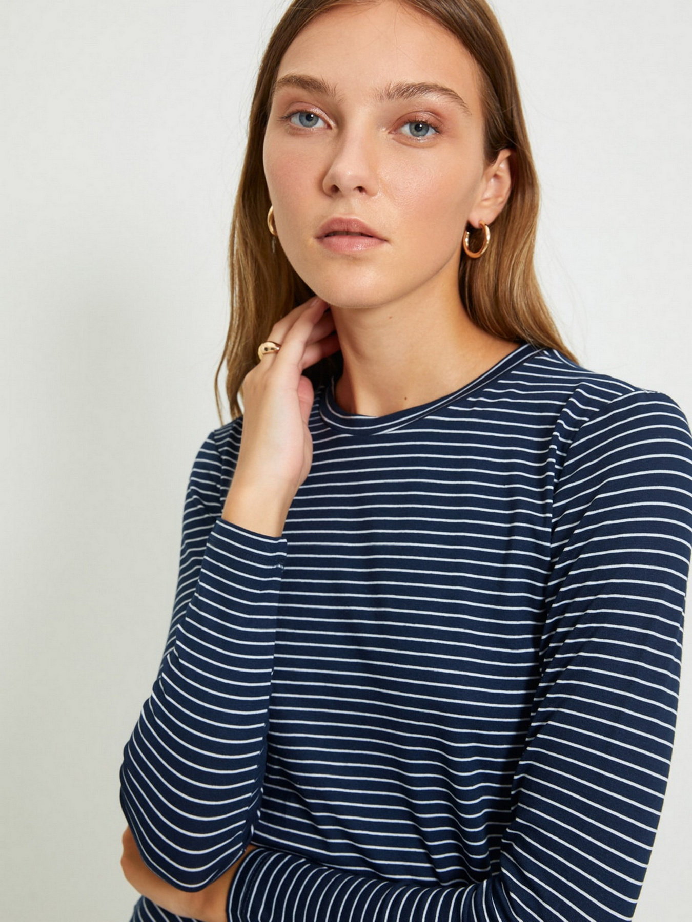 Худи и свитшоты Trendyol модель TWOAW20TS0097/Lacivert Худи и свитшоты Trendyol модель TWOAW20TS0097/Lacivert Фото