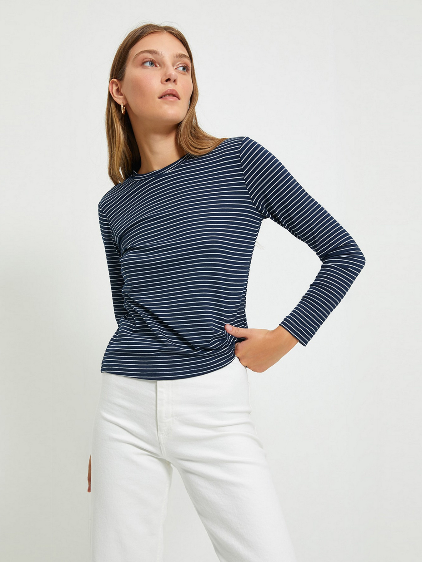 Худи и свитшоты Trendyol модель TWOAW20TS0097/Lacivert Худи и свитшоты Trendyol модель TWOAW20TS0097/Lacivert Фото