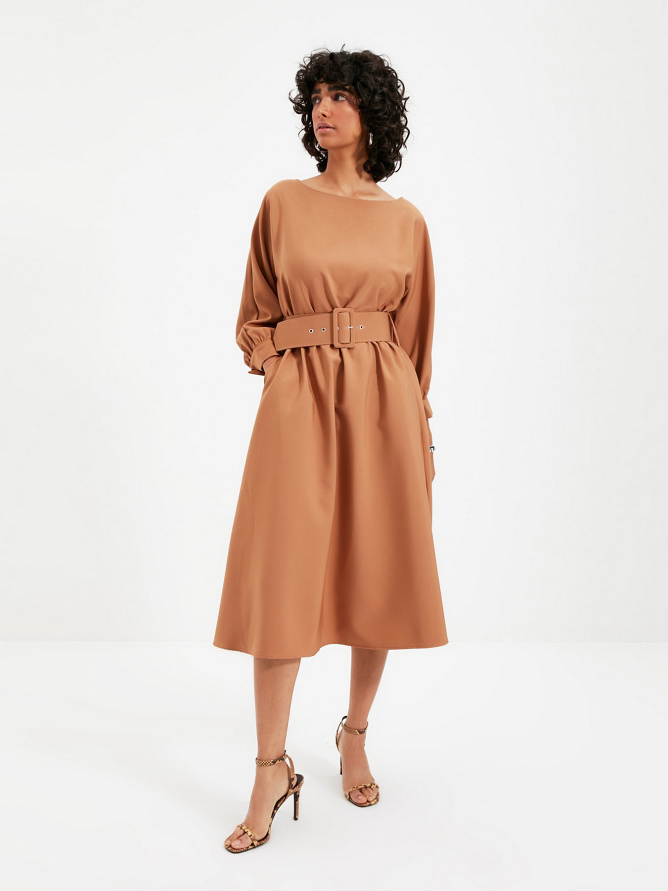 Сукні Trendyol модель TWOAW22EL0318/Camel Фото