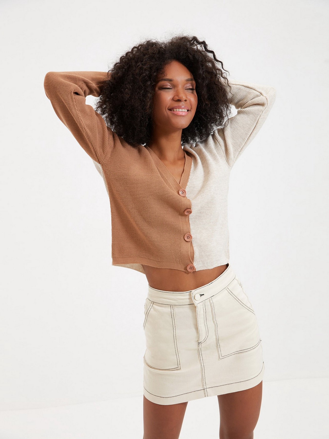 Свитры и кардиганы Trendyol модель TWOAW22HI0353/Camel Свитры и кардиганы Trendyol модель TWOAW22HI0353/Camel Фото