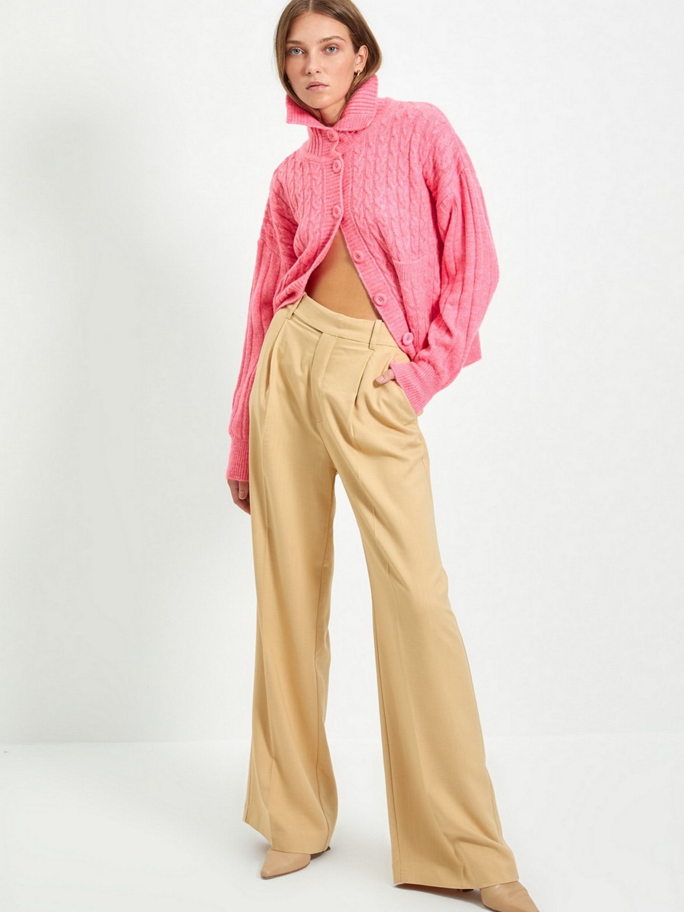 Свитры и кардиганы Trendyol модель TWOAW22HI0406/Pembe Свитры и кардиганы Trendyol модель TWOAW22HI0406/Pembe Фото
