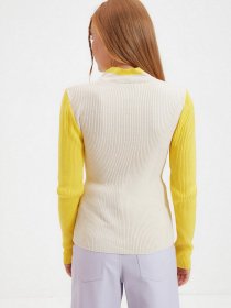 Свитры и кардиганы Trendyol модель TWOAW22KZ0012/Lila Фото