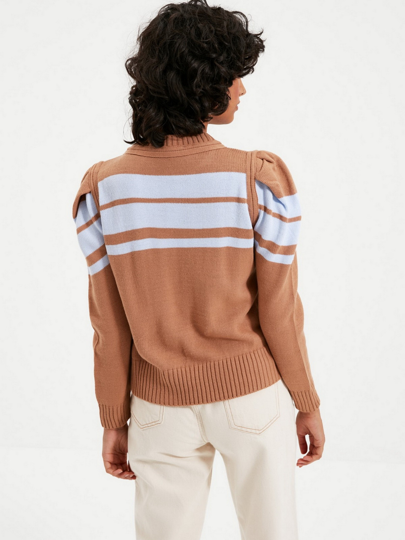 Свитры и кардиганы Trendyol модель TWOAW22KZ0734/Camel Фото