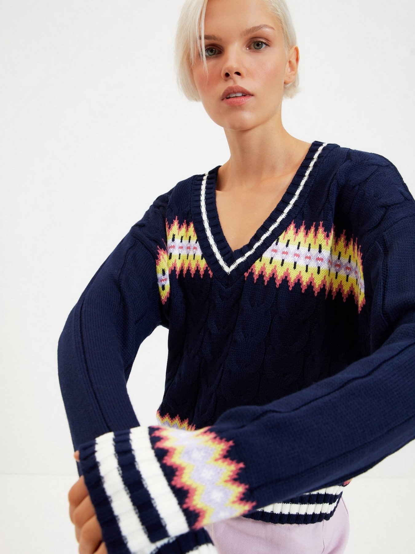 Свитры и кардиганы Trendyol модель TWOAW22KZ1120/Lacivert Свитры и кардиганы Trendyol модель TWOAW22KZ1120/Lacivert Фото
